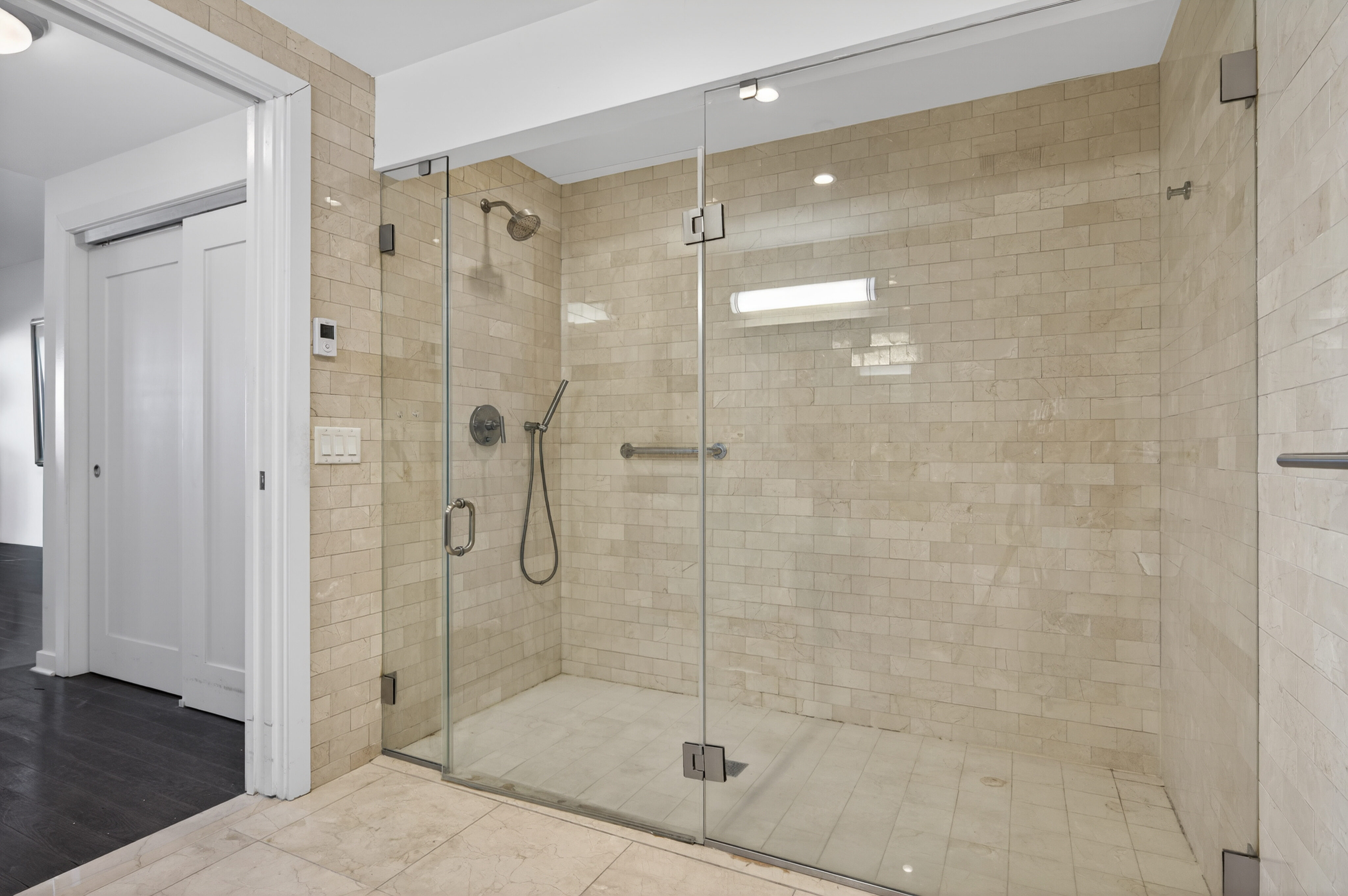 433 Main Street apt 103 