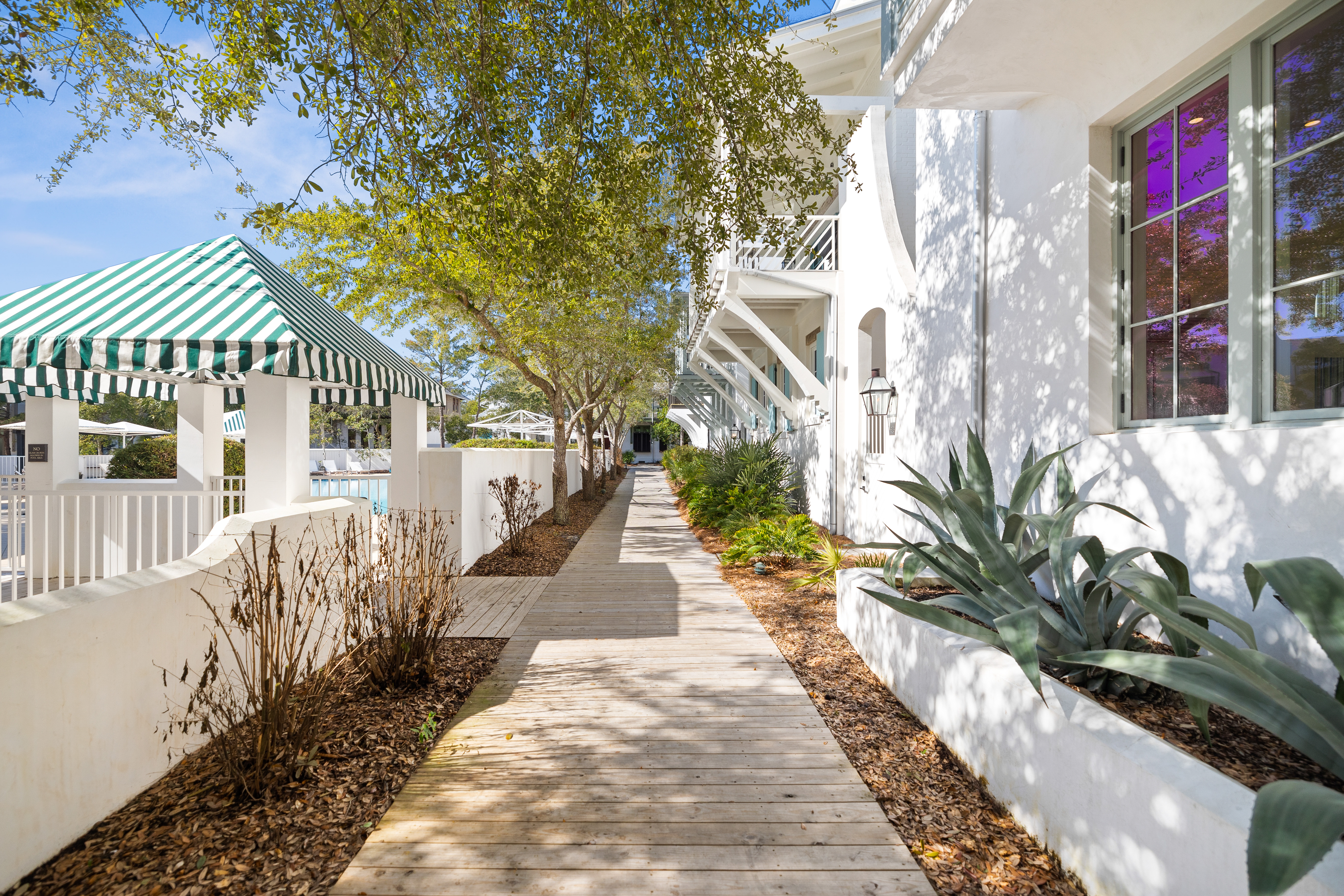 208 North Wall Street 