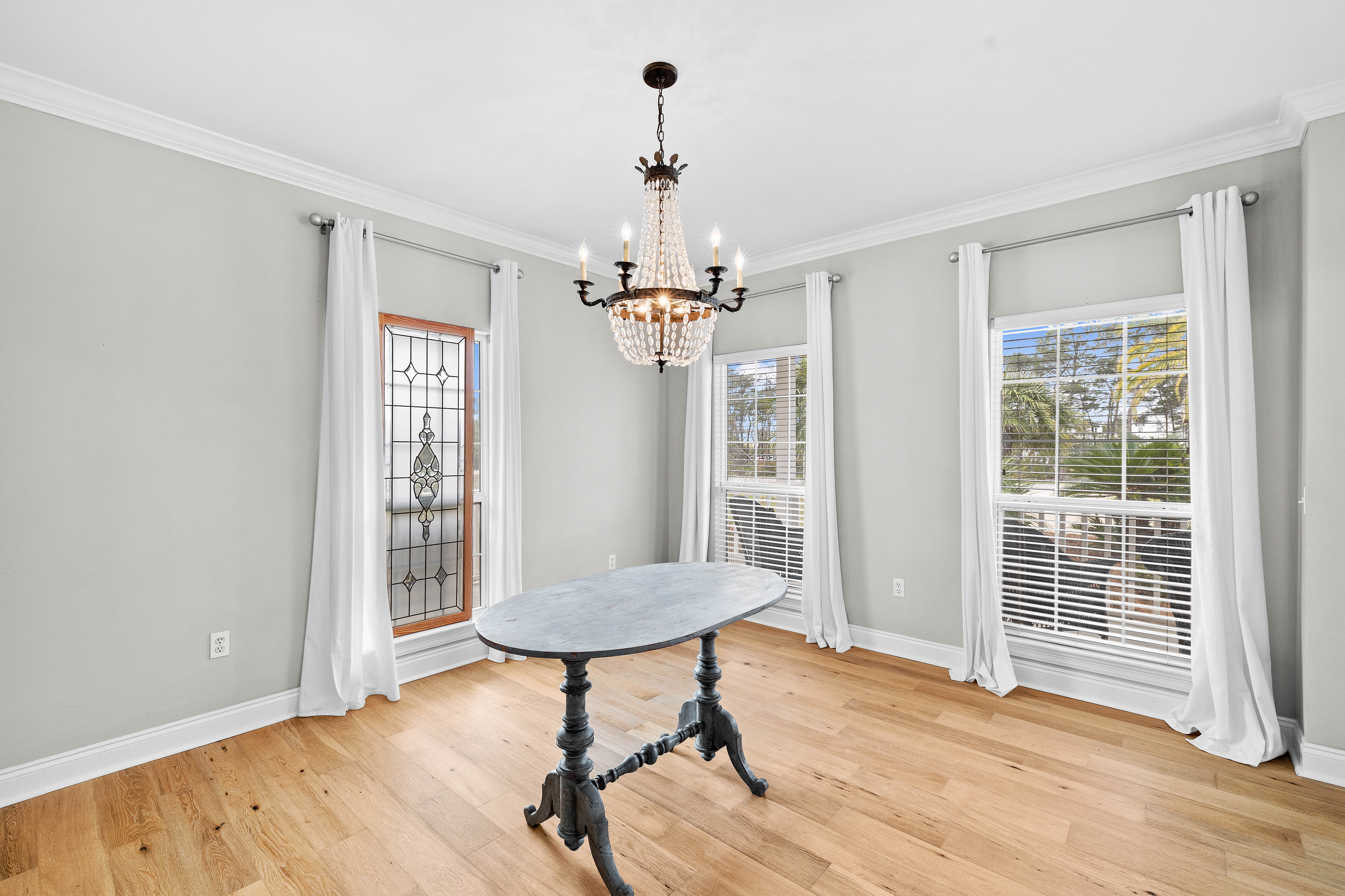 208 North Wall Street 