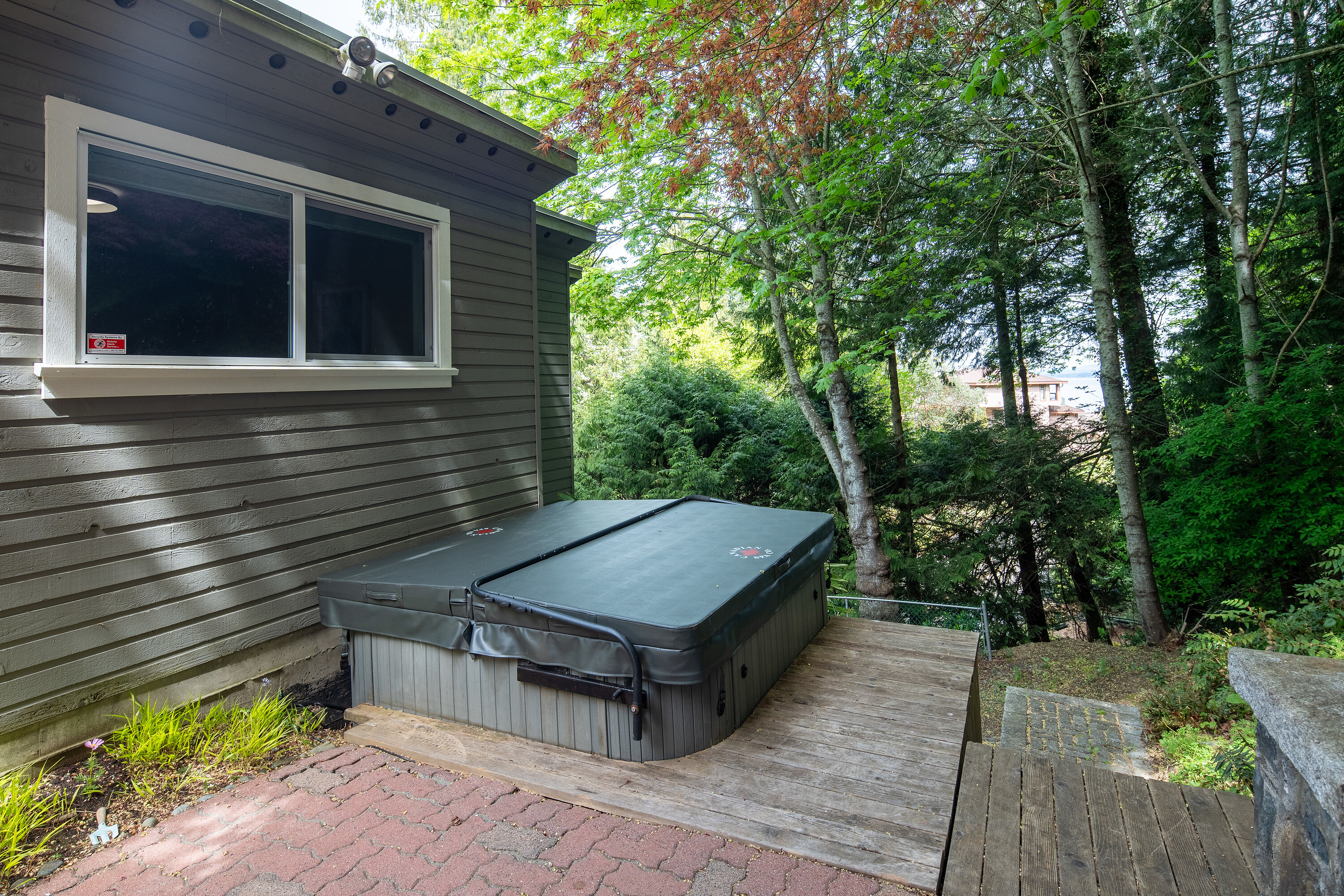 901 Haliburton Road