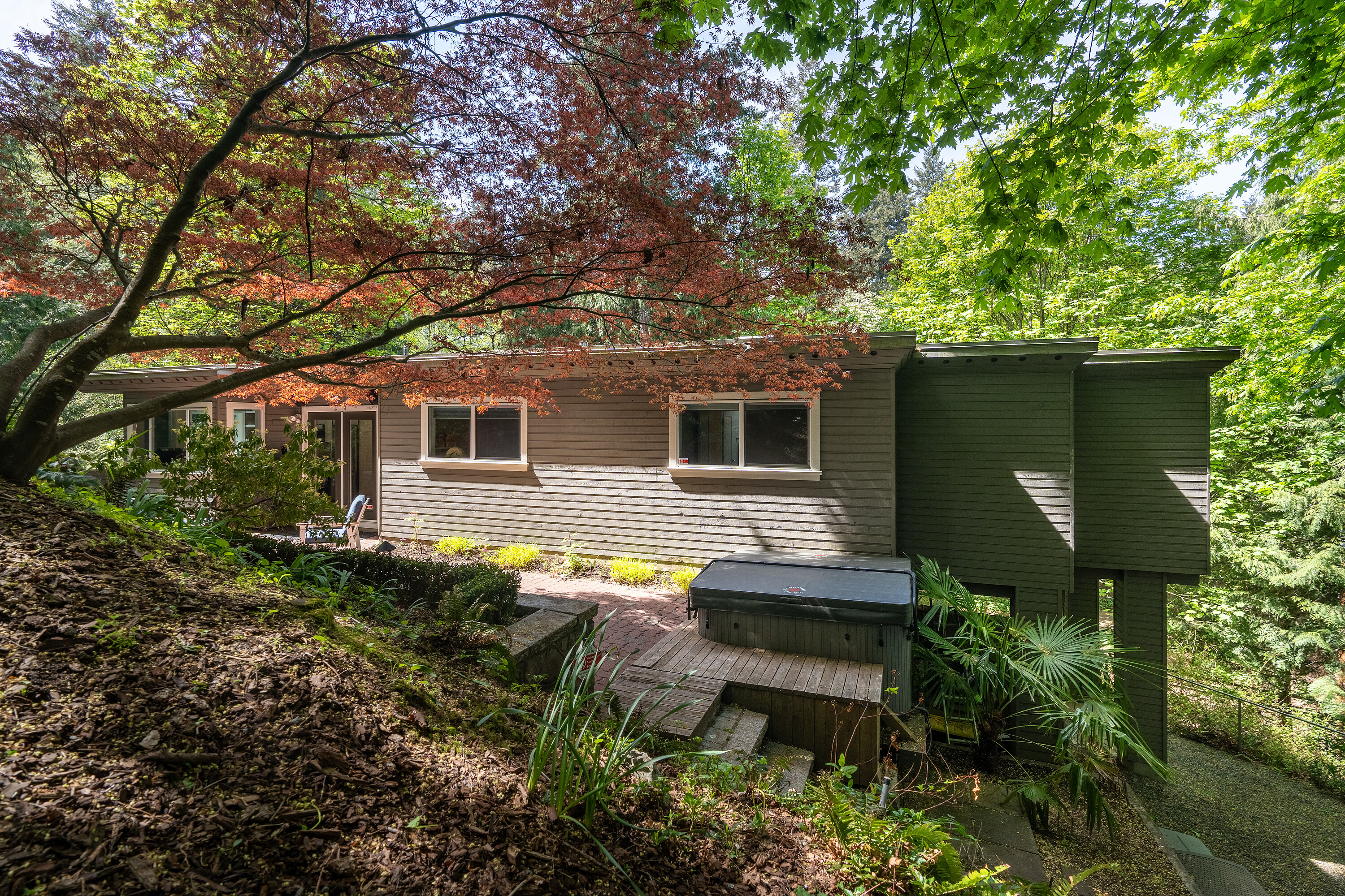 901 Haliburton Road