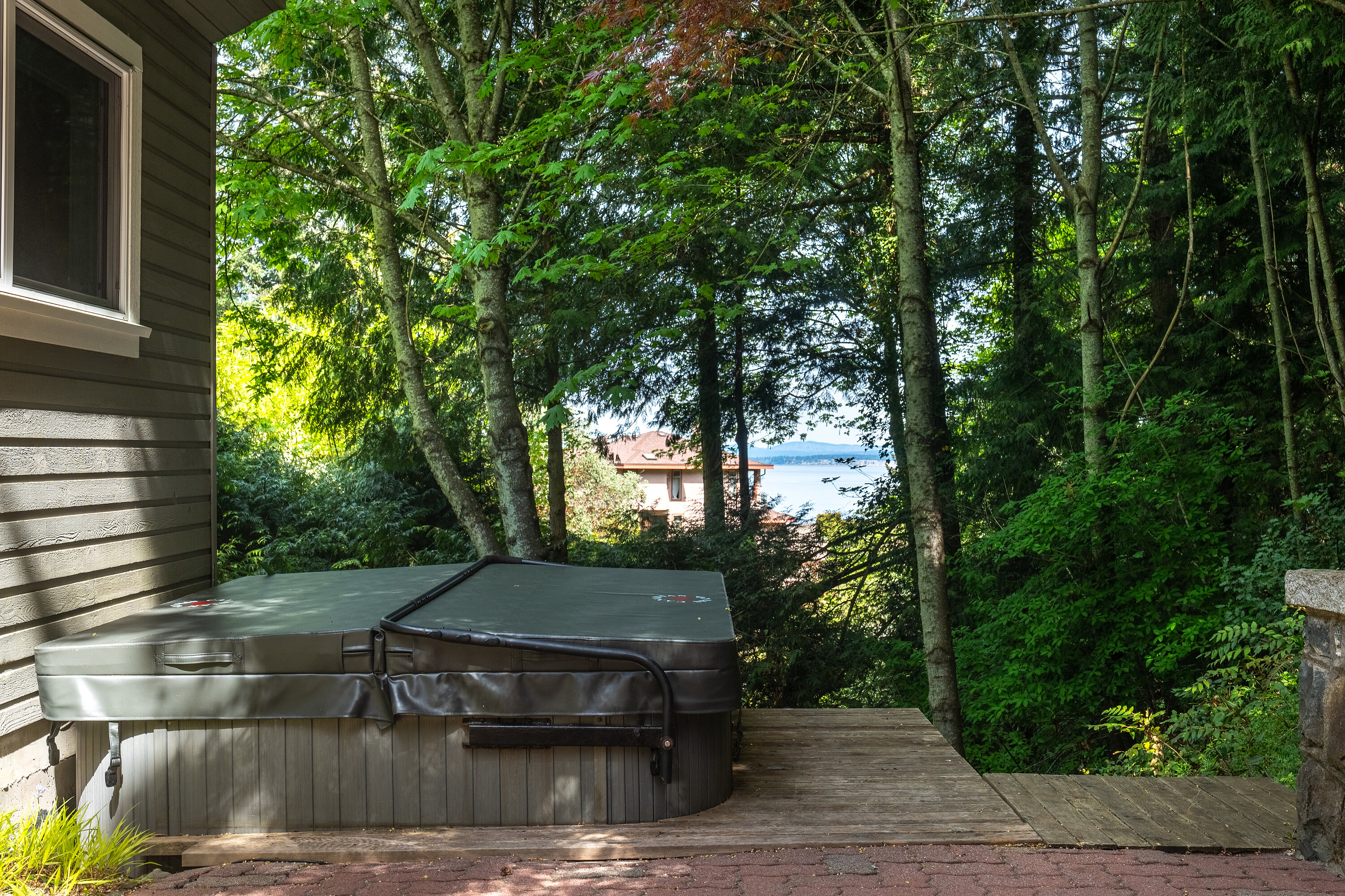 901 Haliburton Road