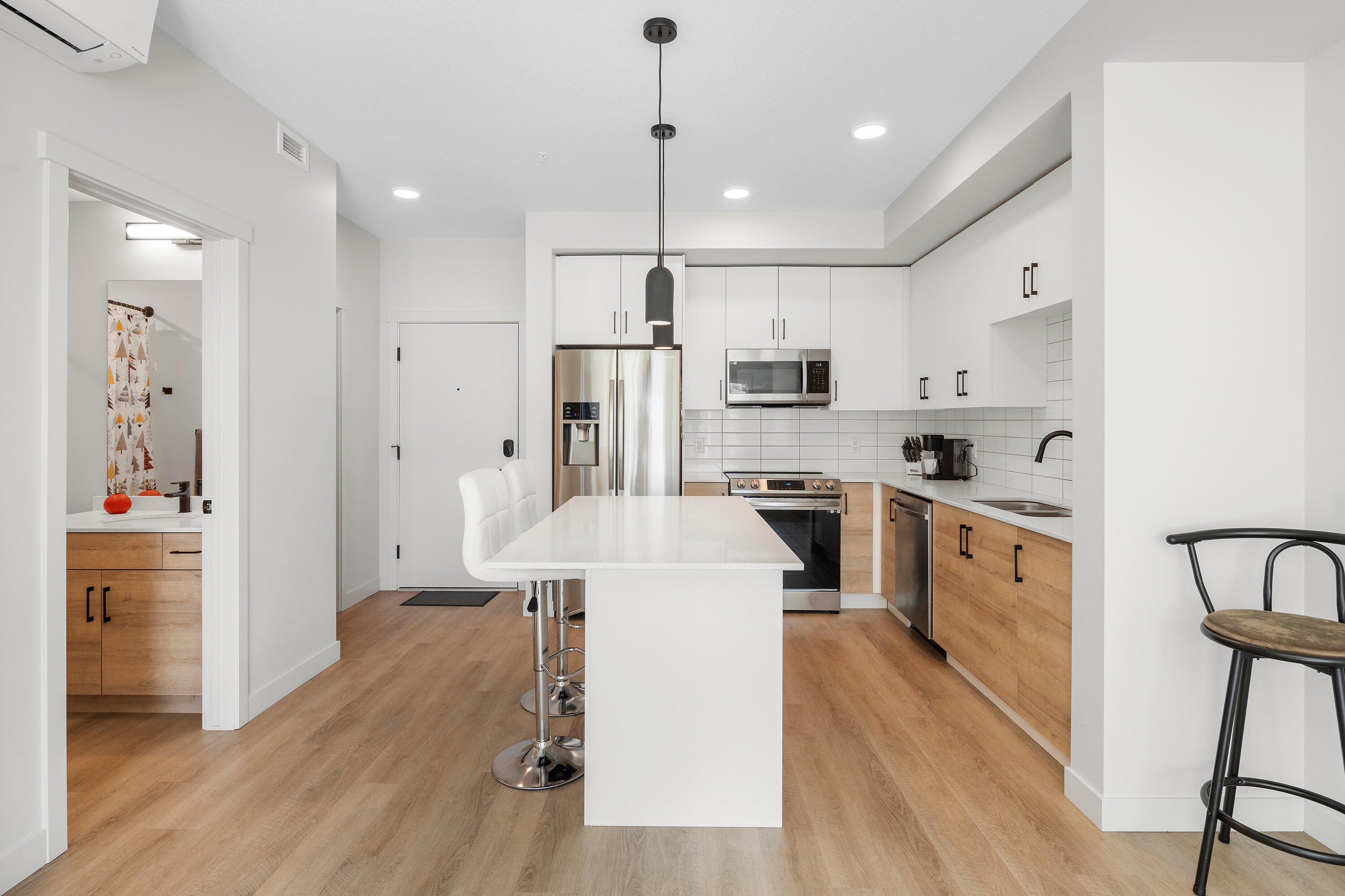 304-2461 Gateway Road