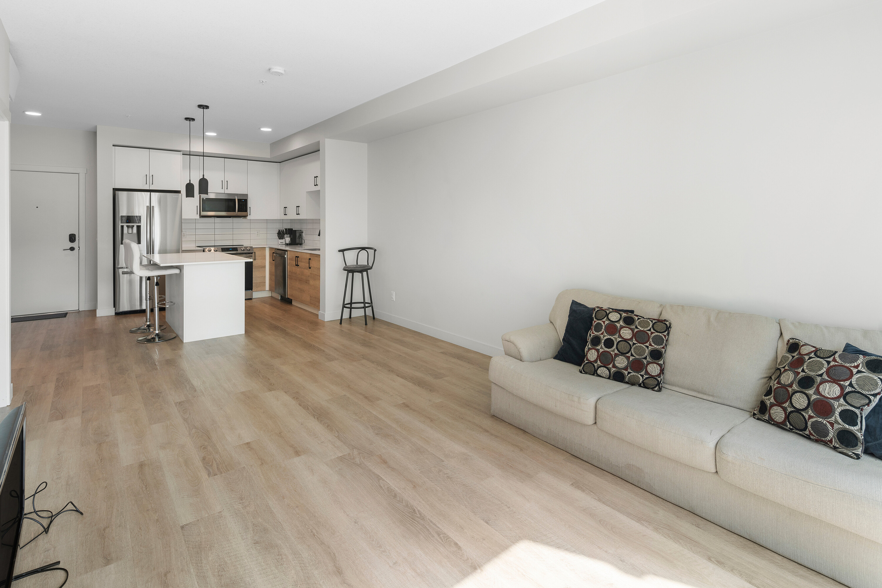 304-2461 Gateway Road