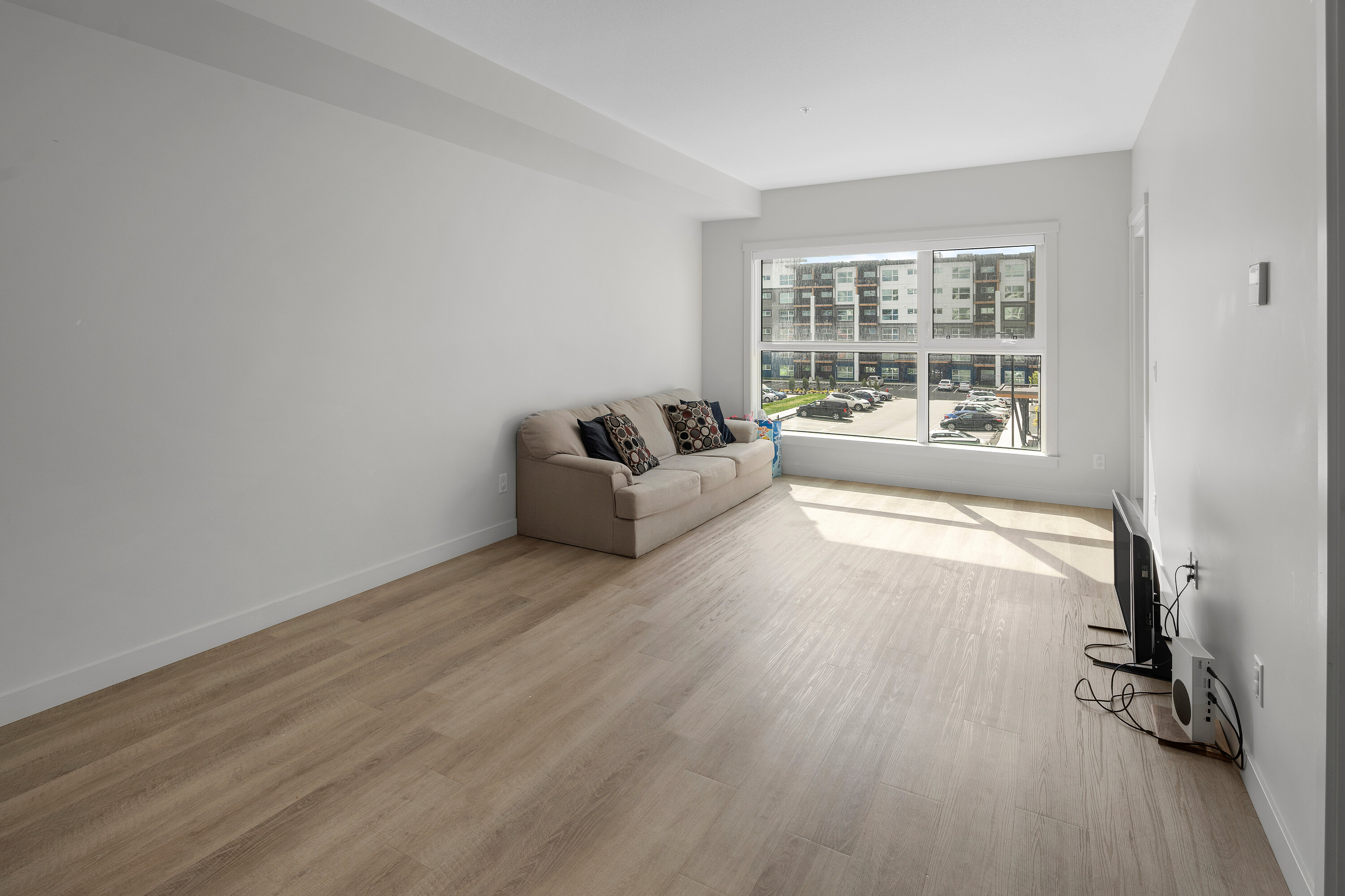 304-2461 Gateway Road