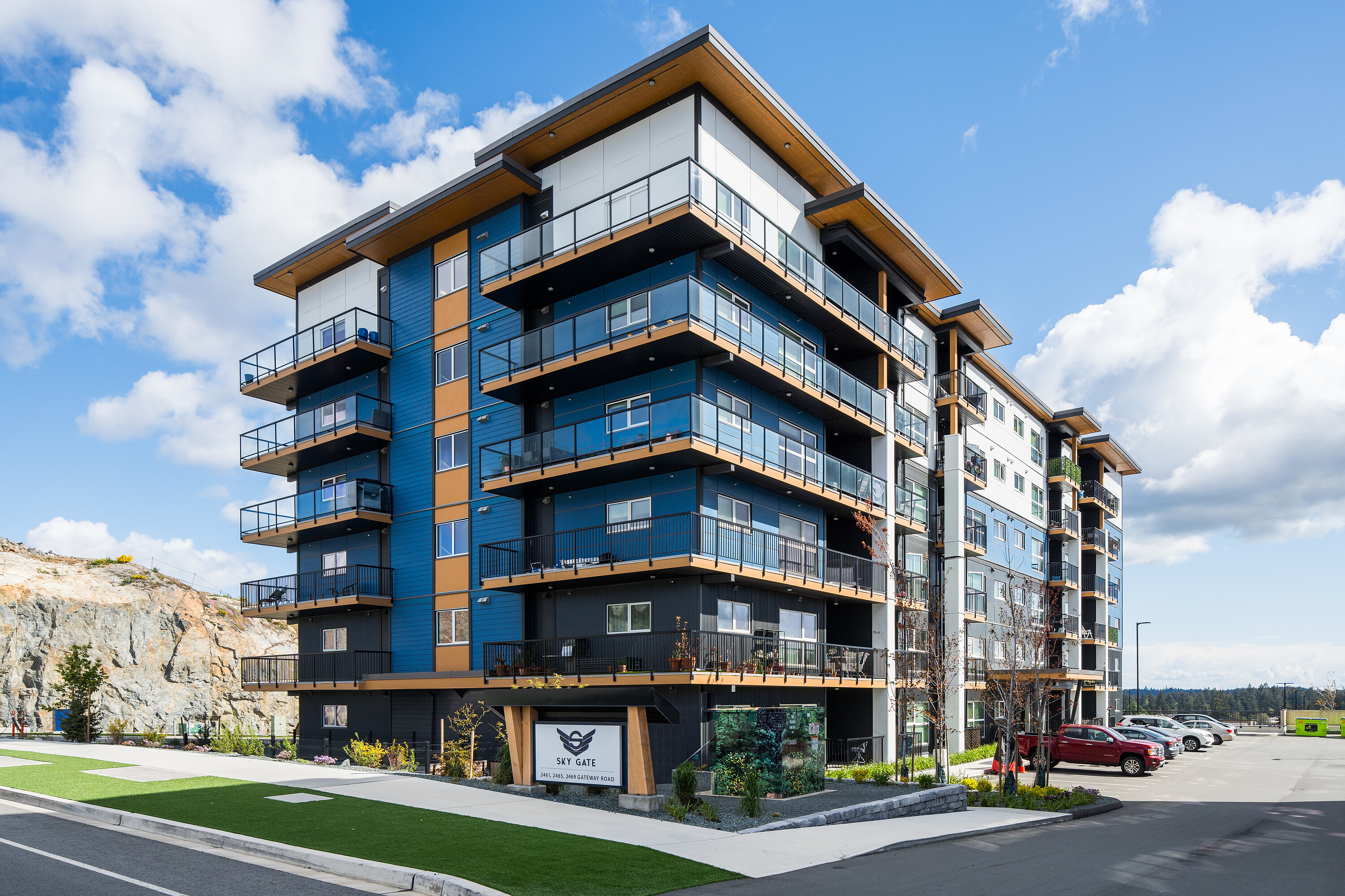 304-2461 Gateway Road