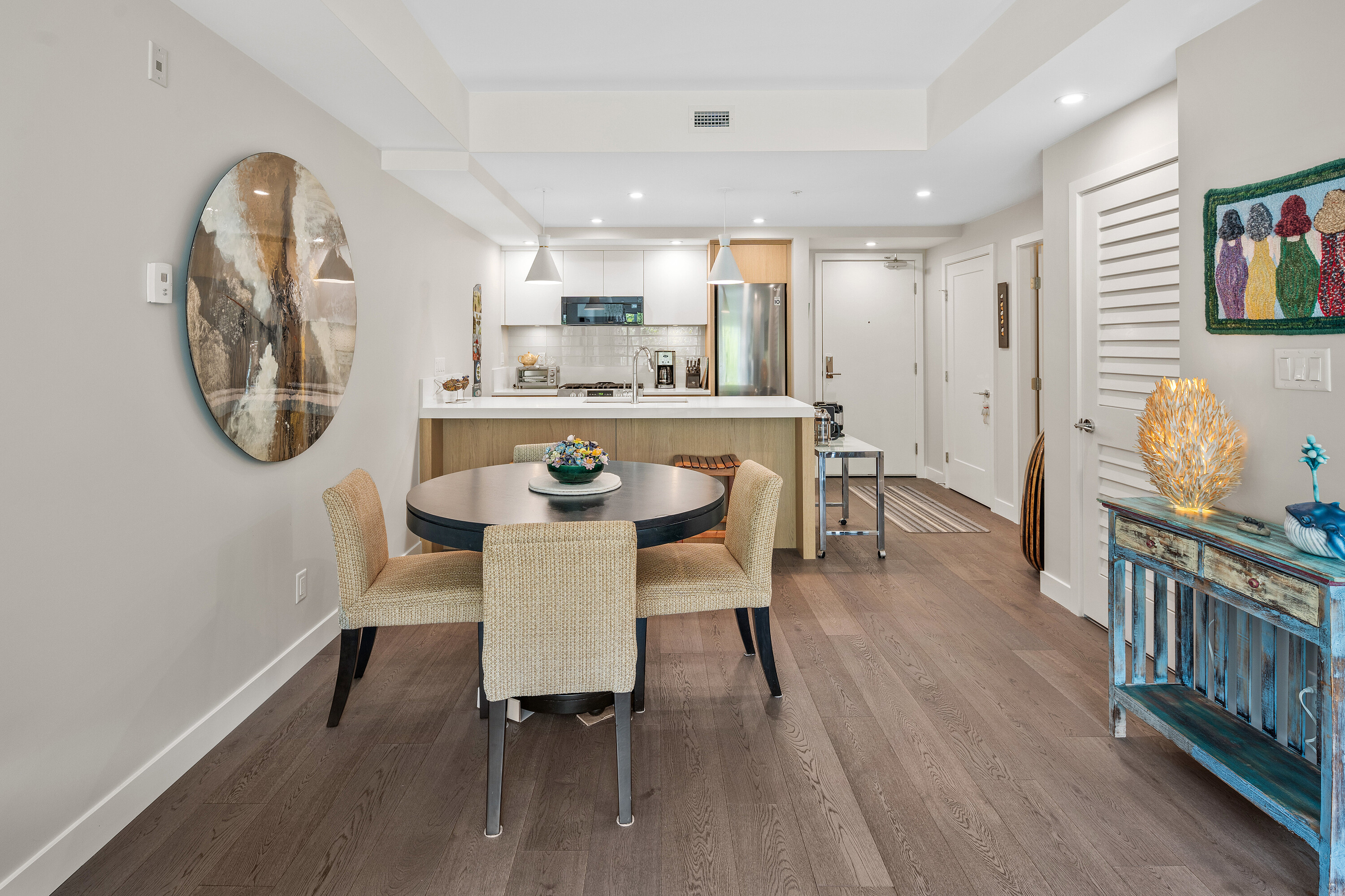 306-9861 Third Street