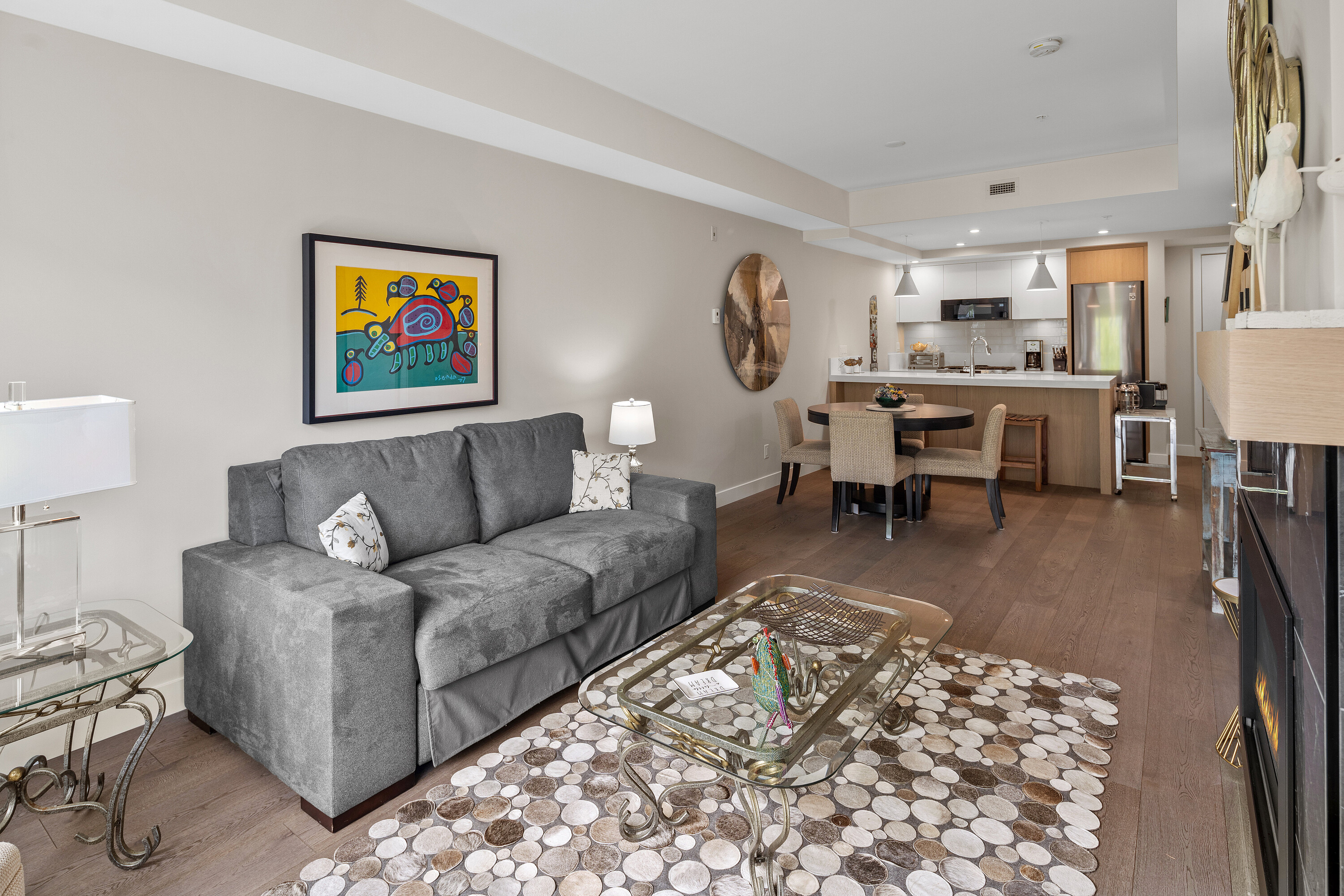 306-9861 Third Street