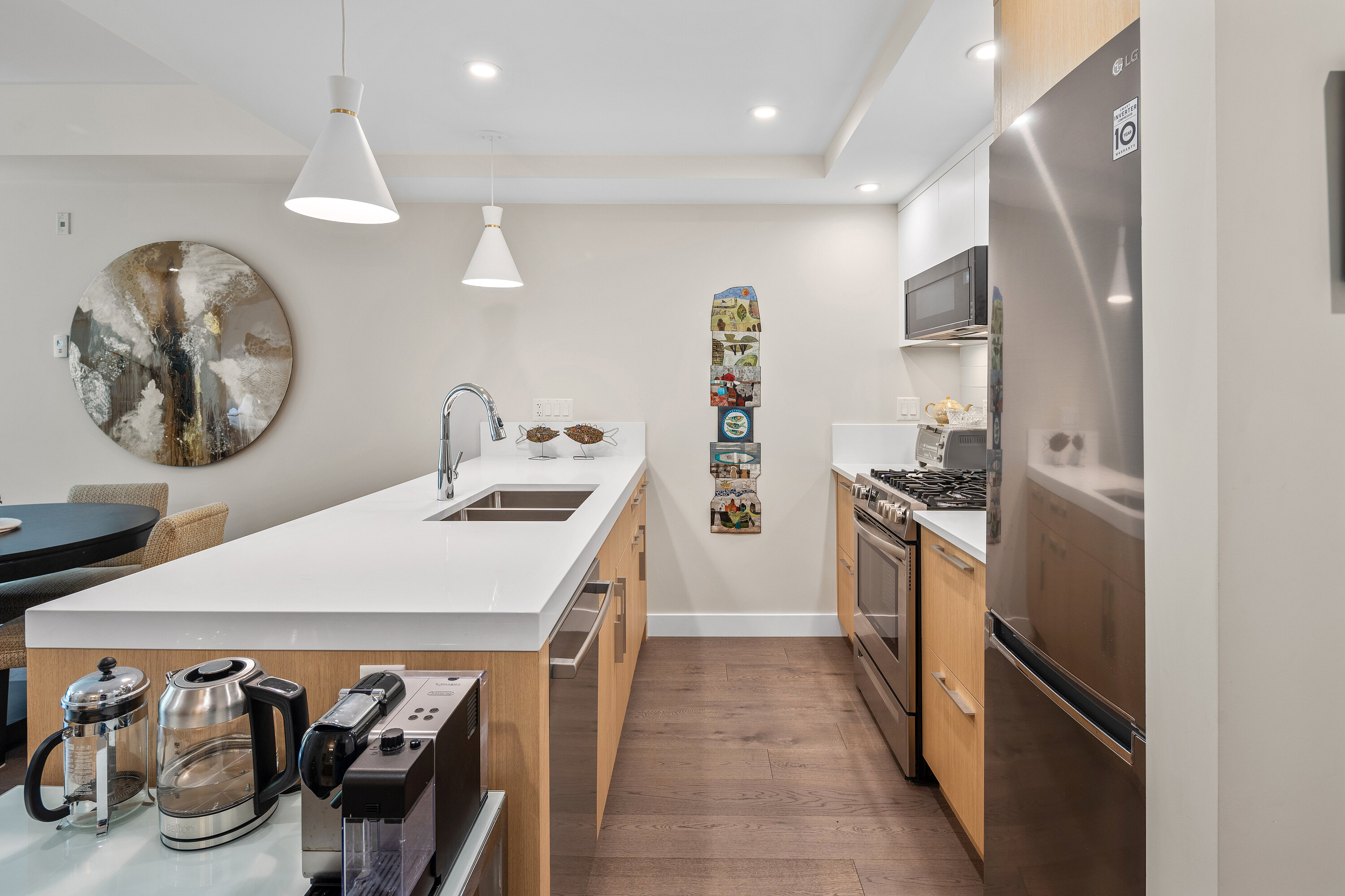306-9861 Third Street