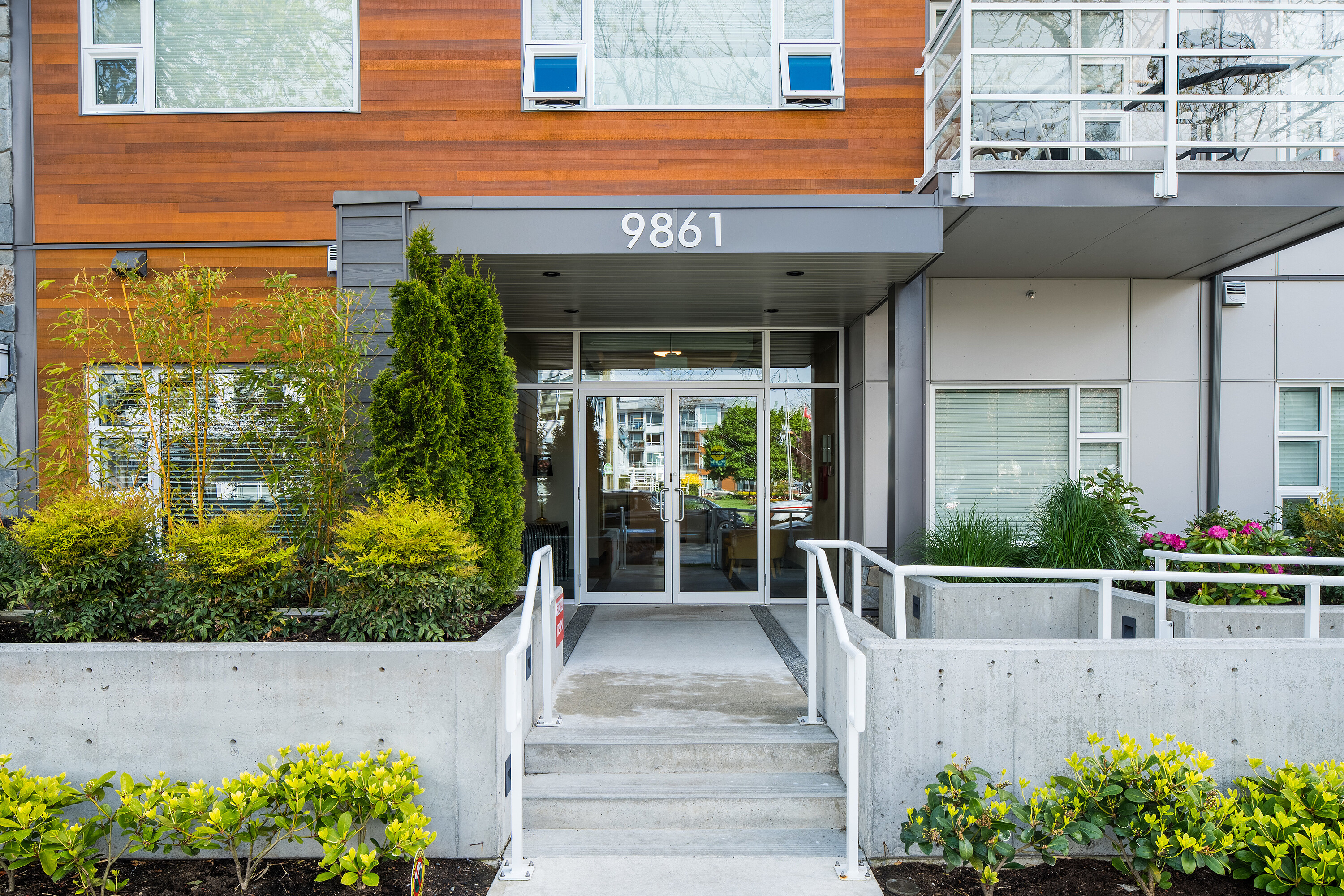 306-9861 Third Street