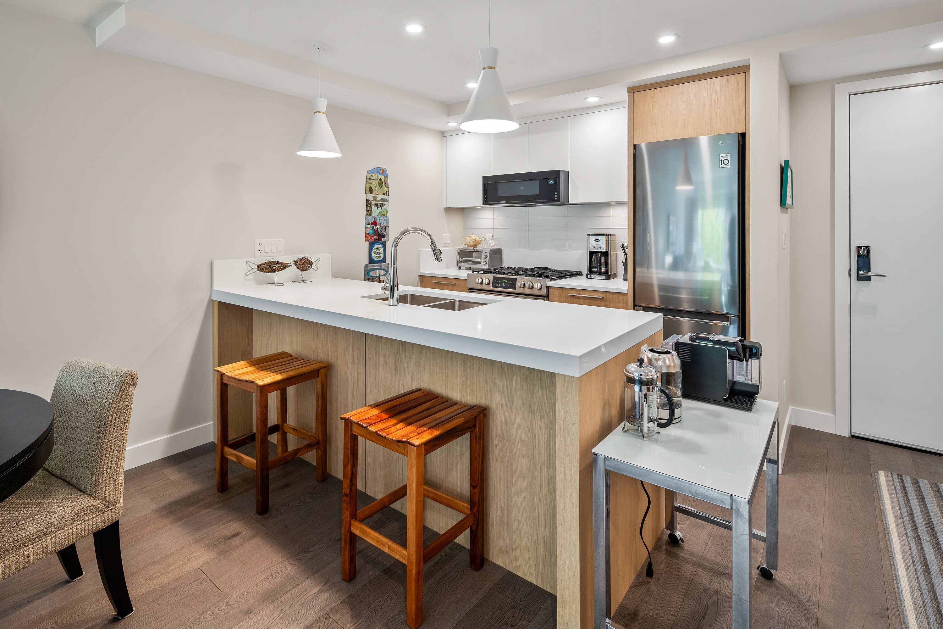 306-9861 Third Street