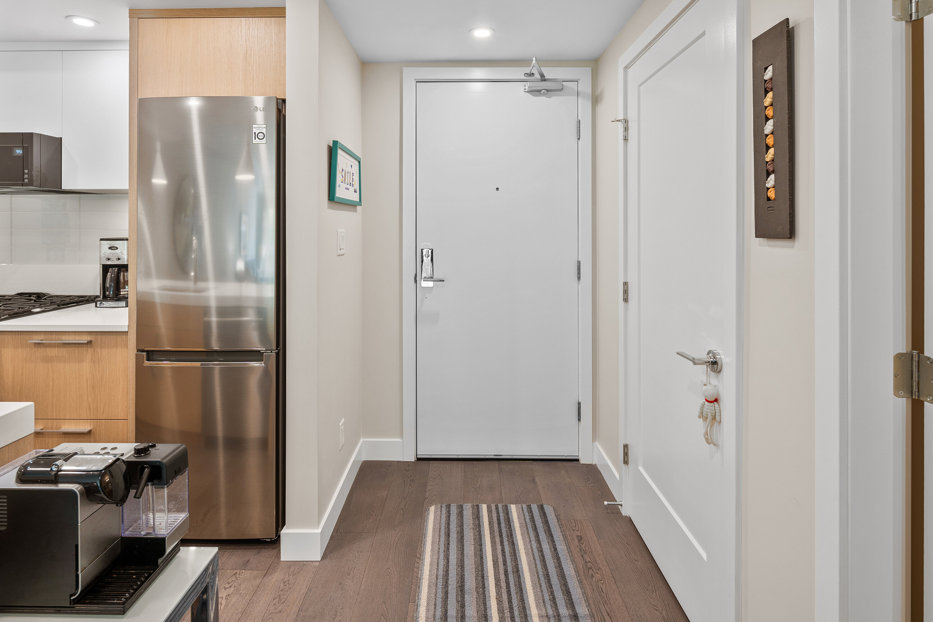306-9861 Third Street