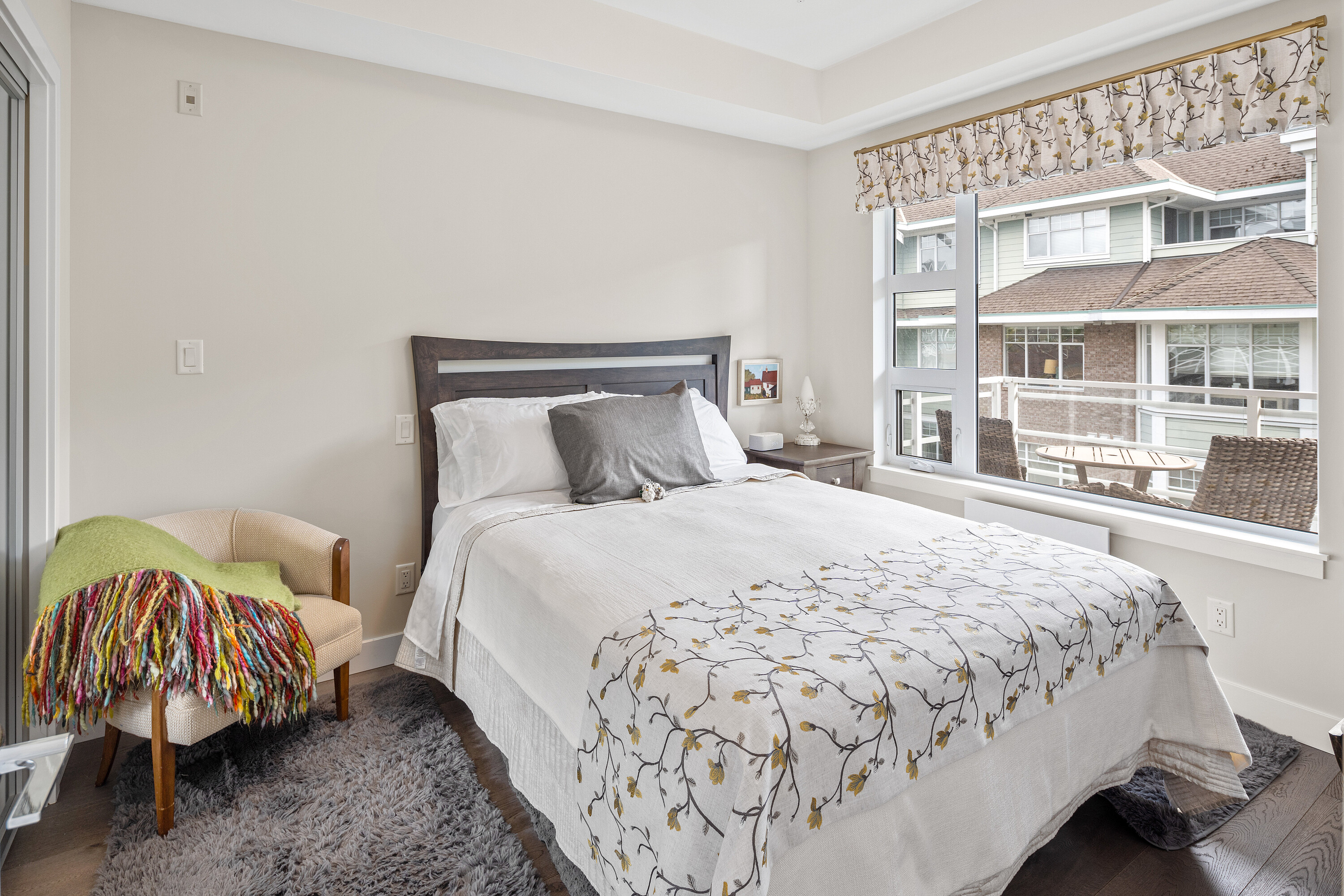 306-9861 Third Street
