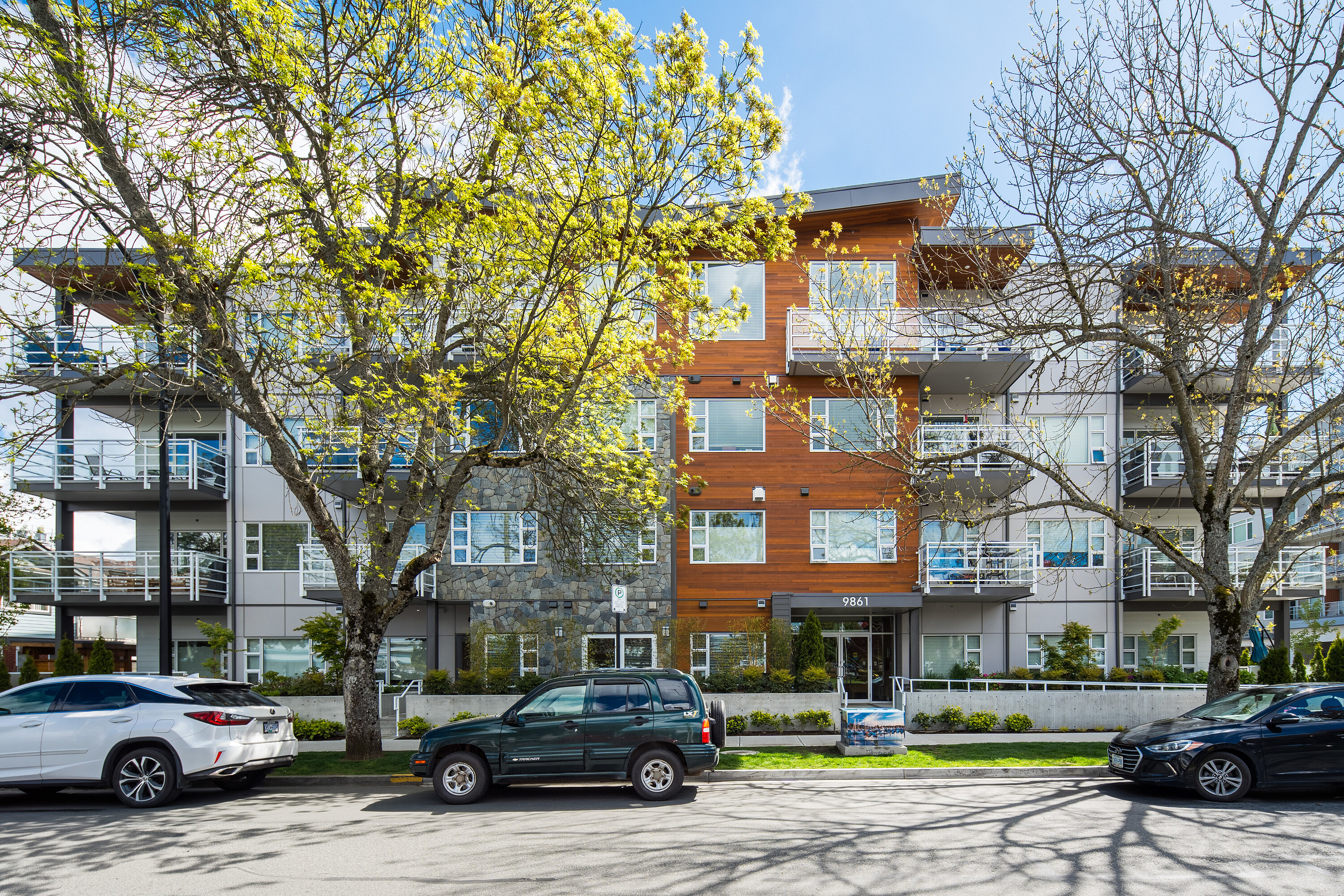 306-9861 Third Street