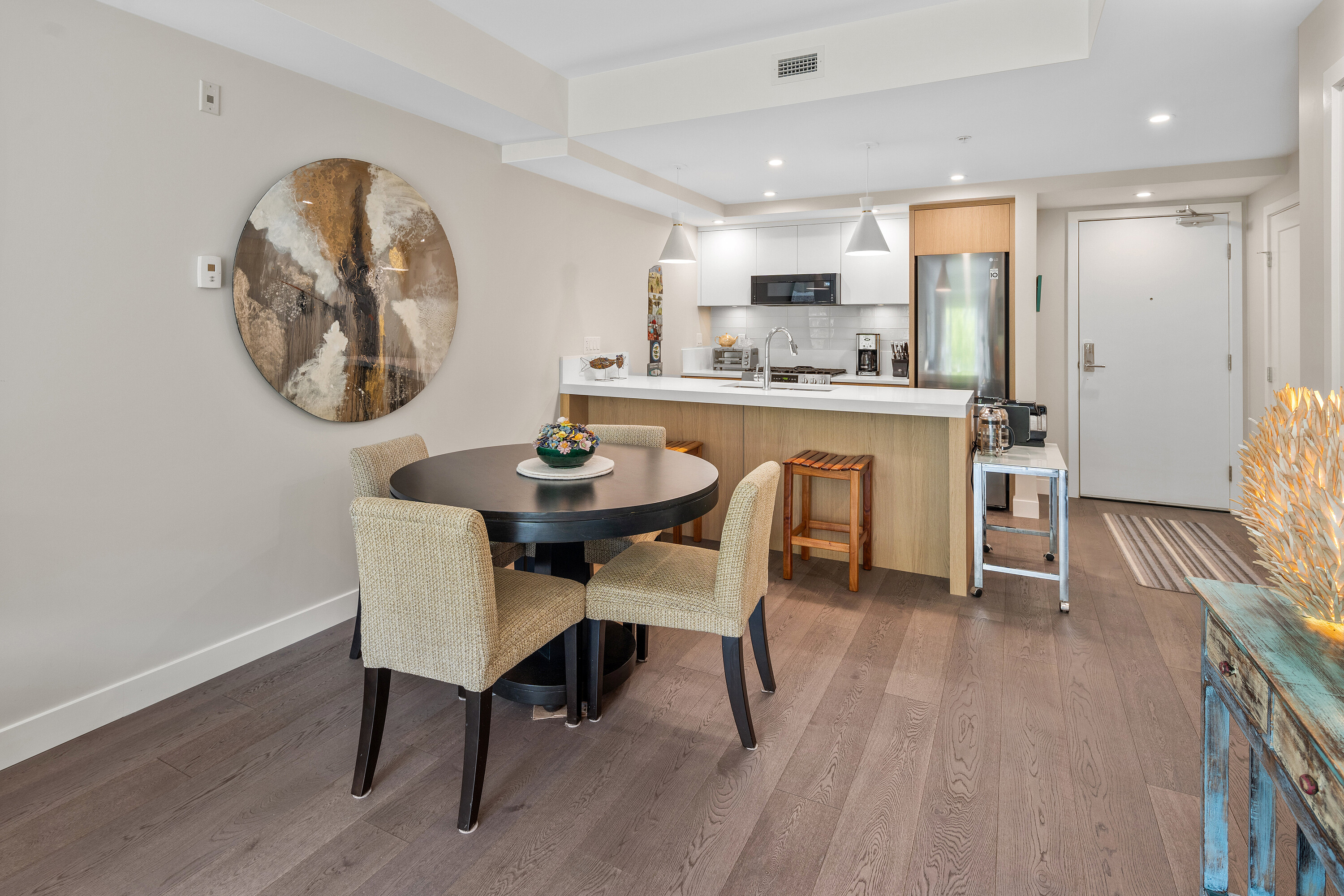 306-9861 Third Street