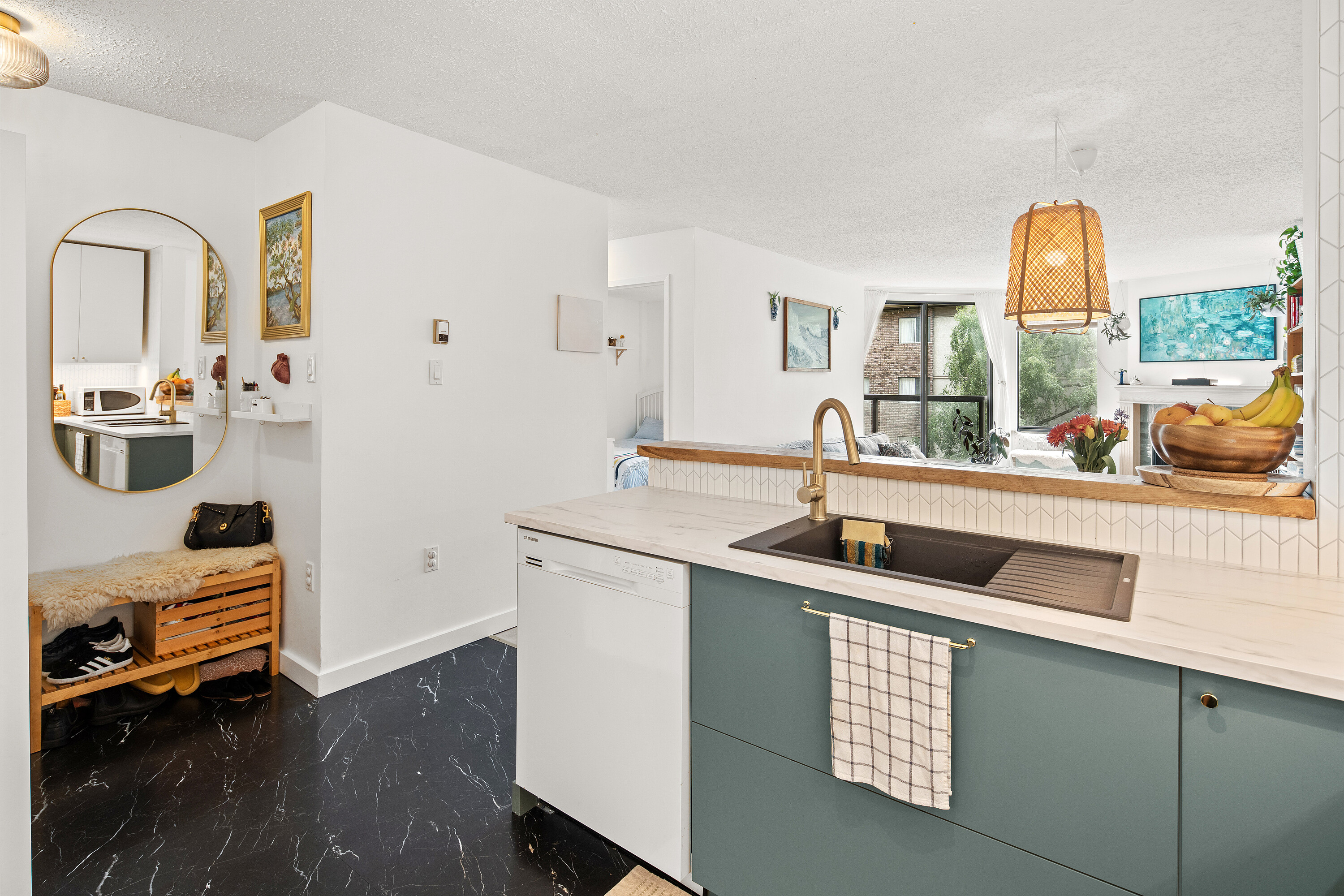 302-1745 Leighton Road