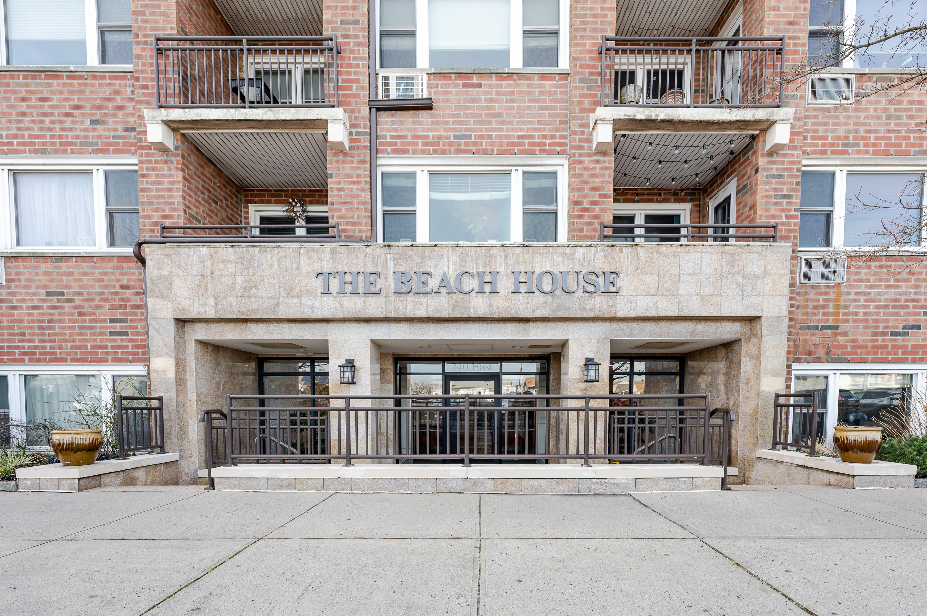 740 E Broadway Unit# 2J
