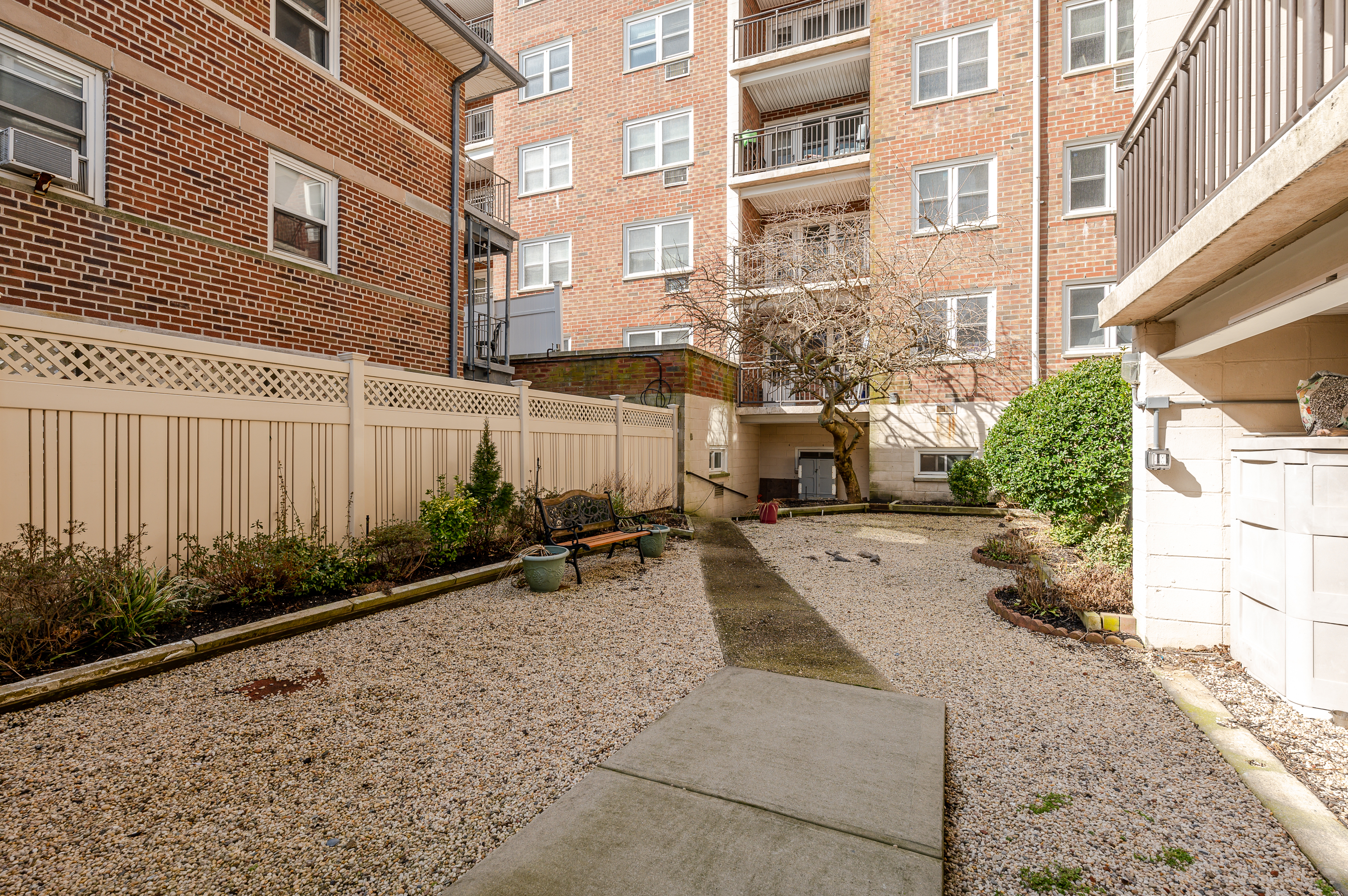 740 E Broadway Unit# 2J