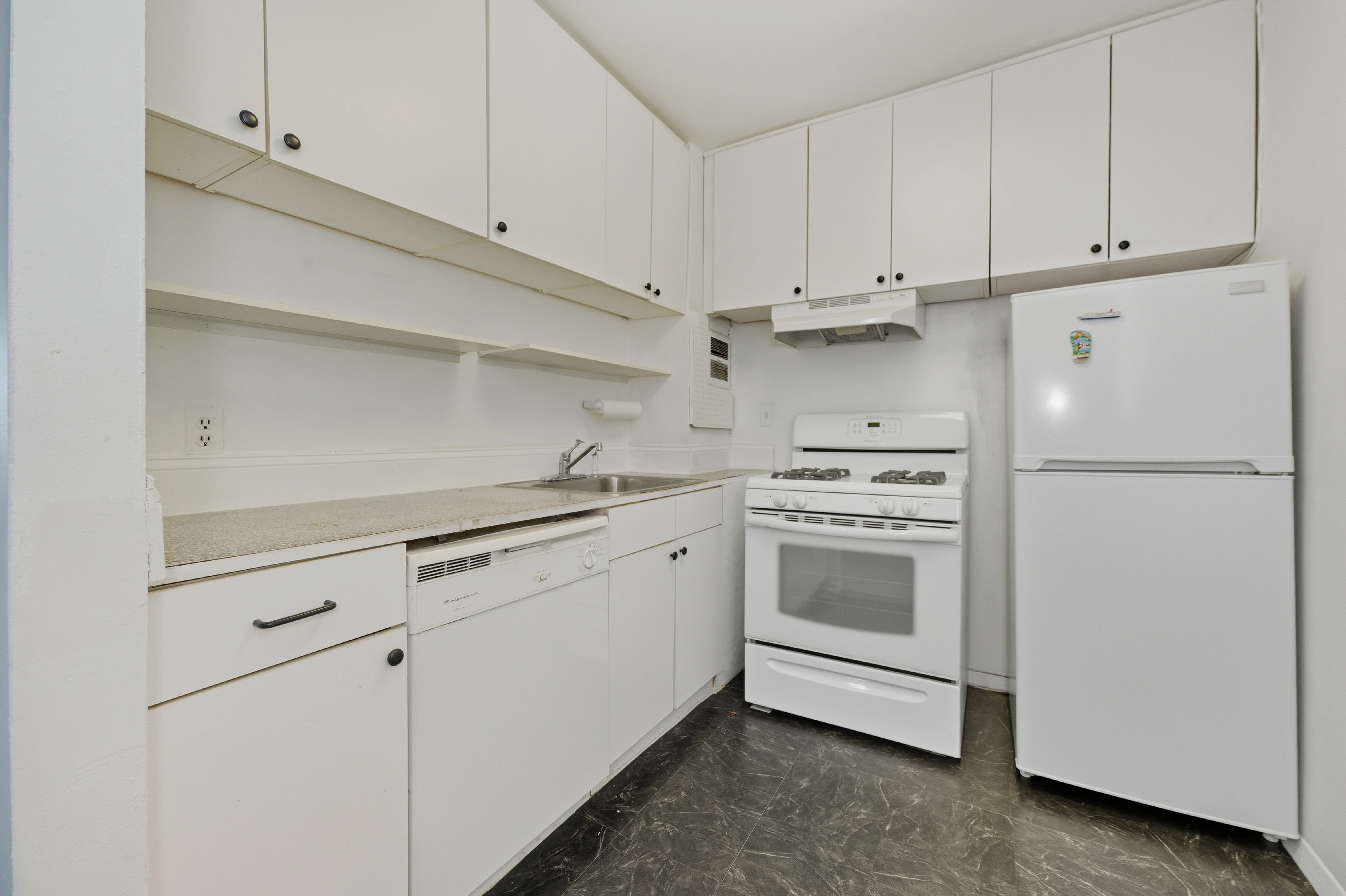 740 E Broadway Unit# 2J