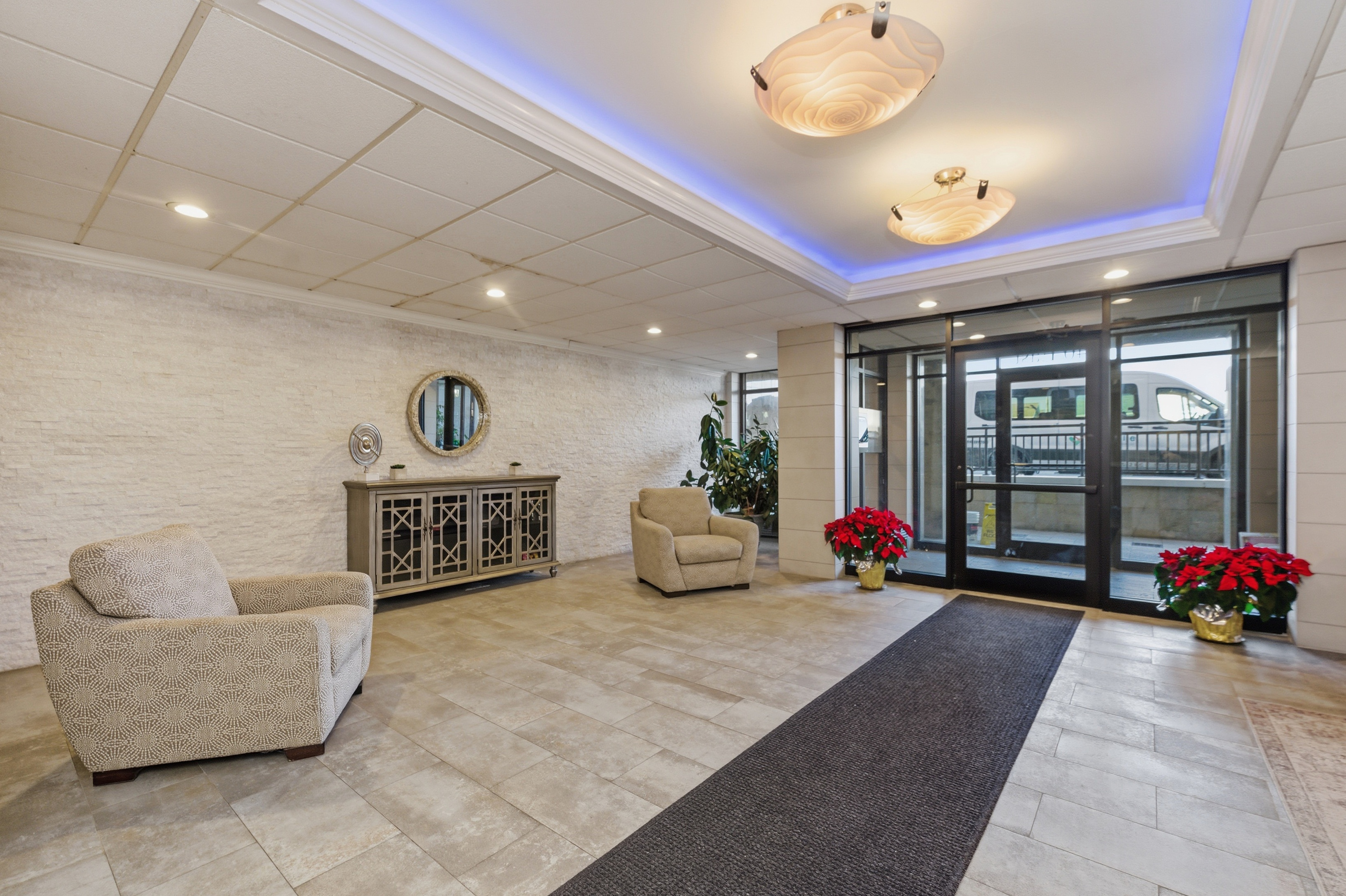 740 E Broadway Unit# 2J