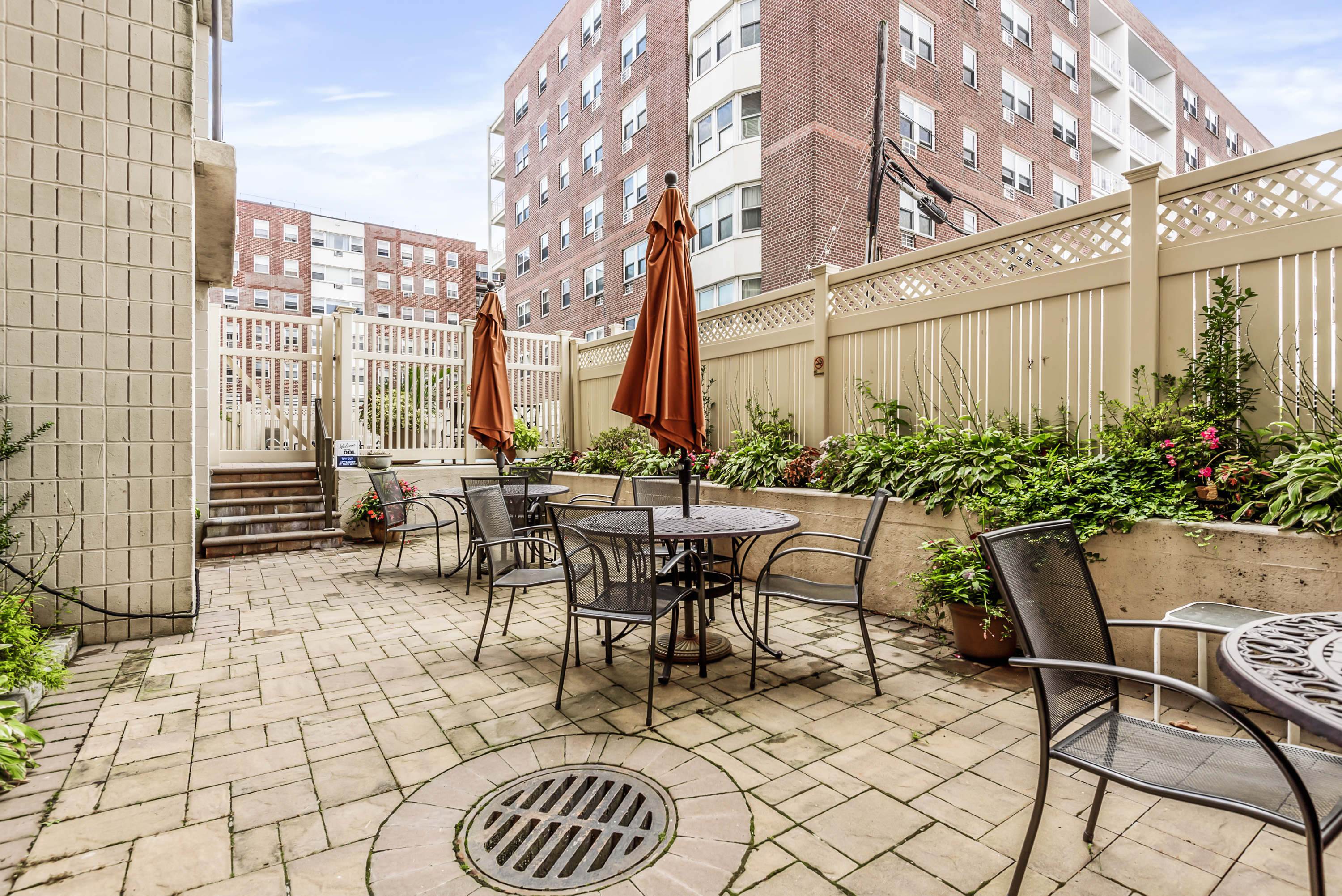 740 E Broadway Unit# 2J