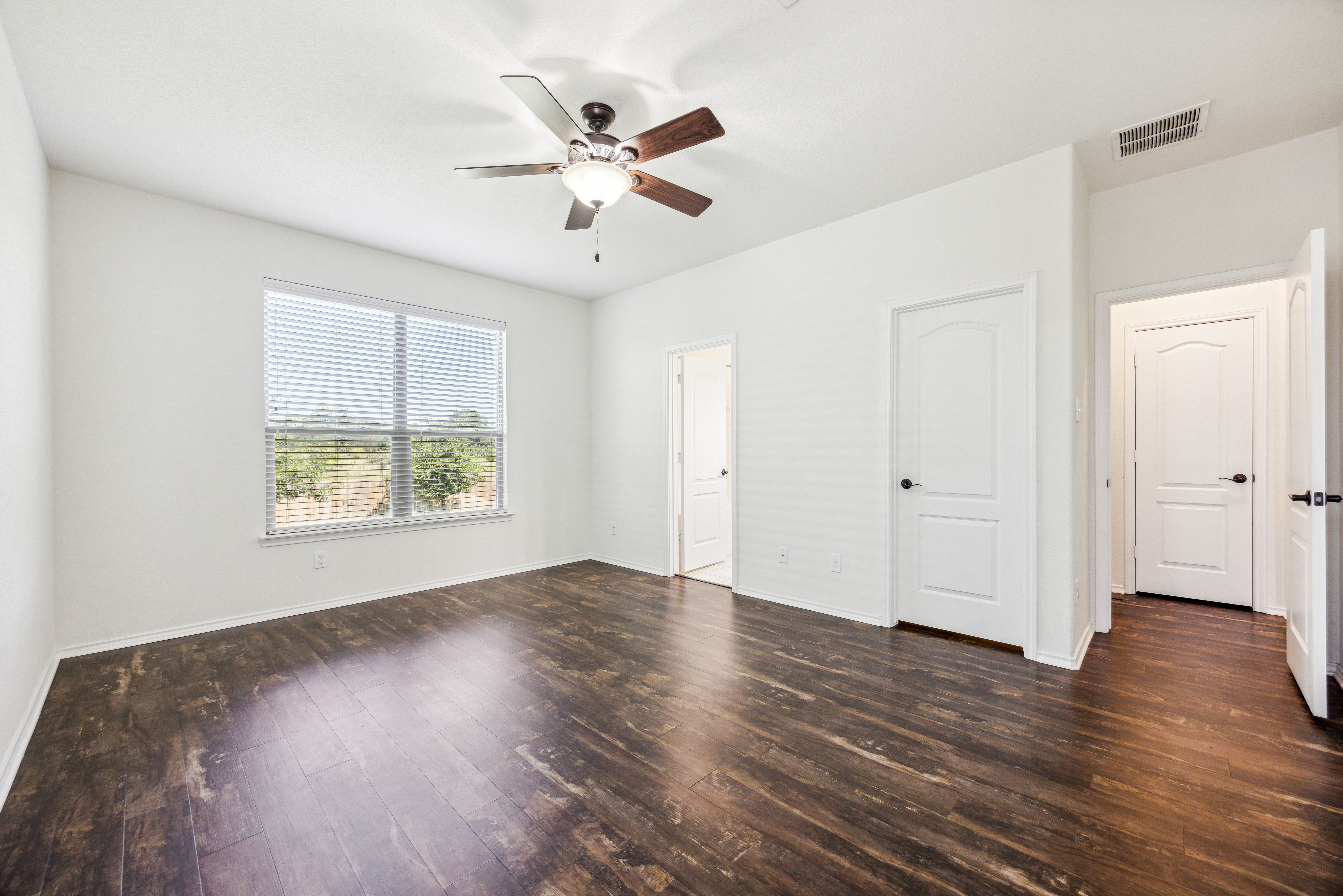 616 Crown Anchor Bend 