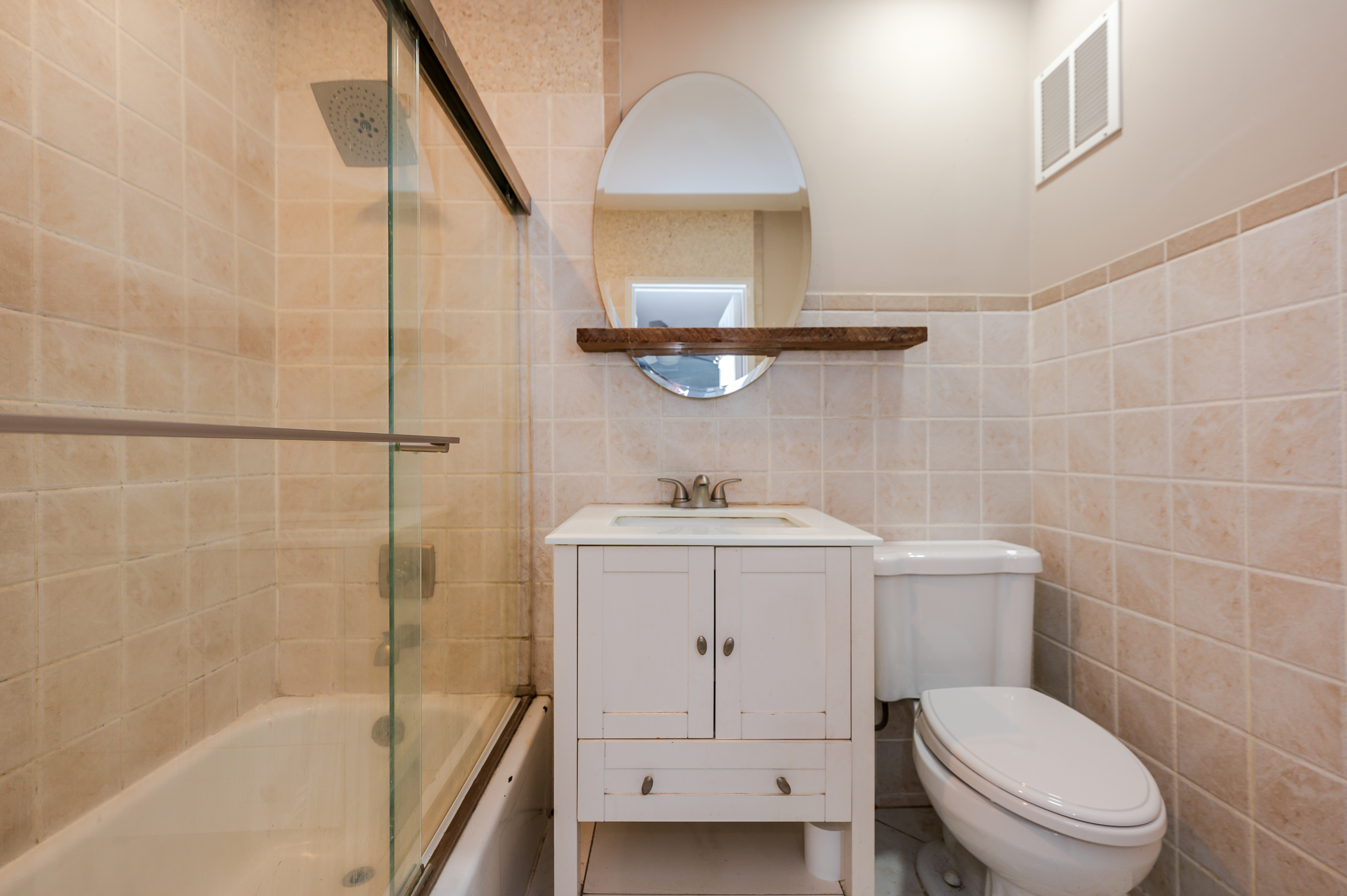 740 E Broadway Unit# 3L