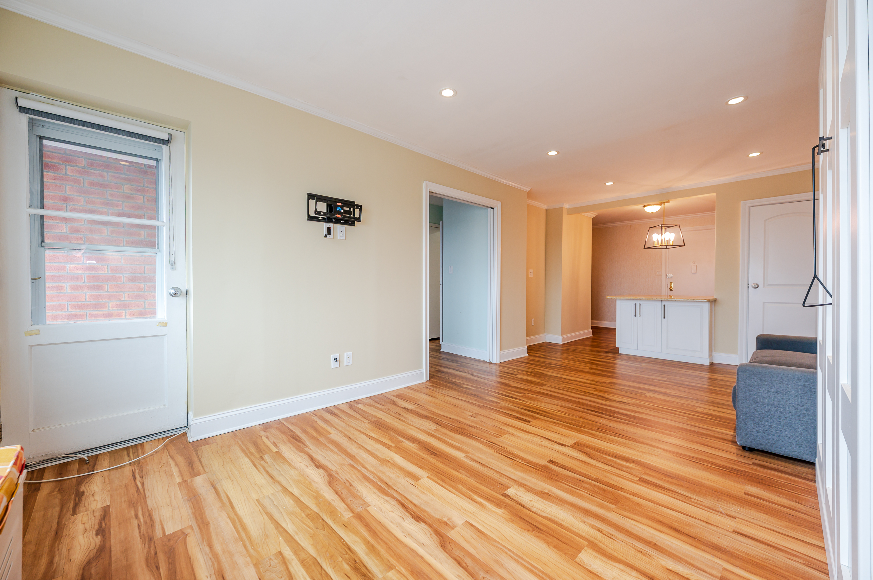 740 E Broadway Unit# 3L