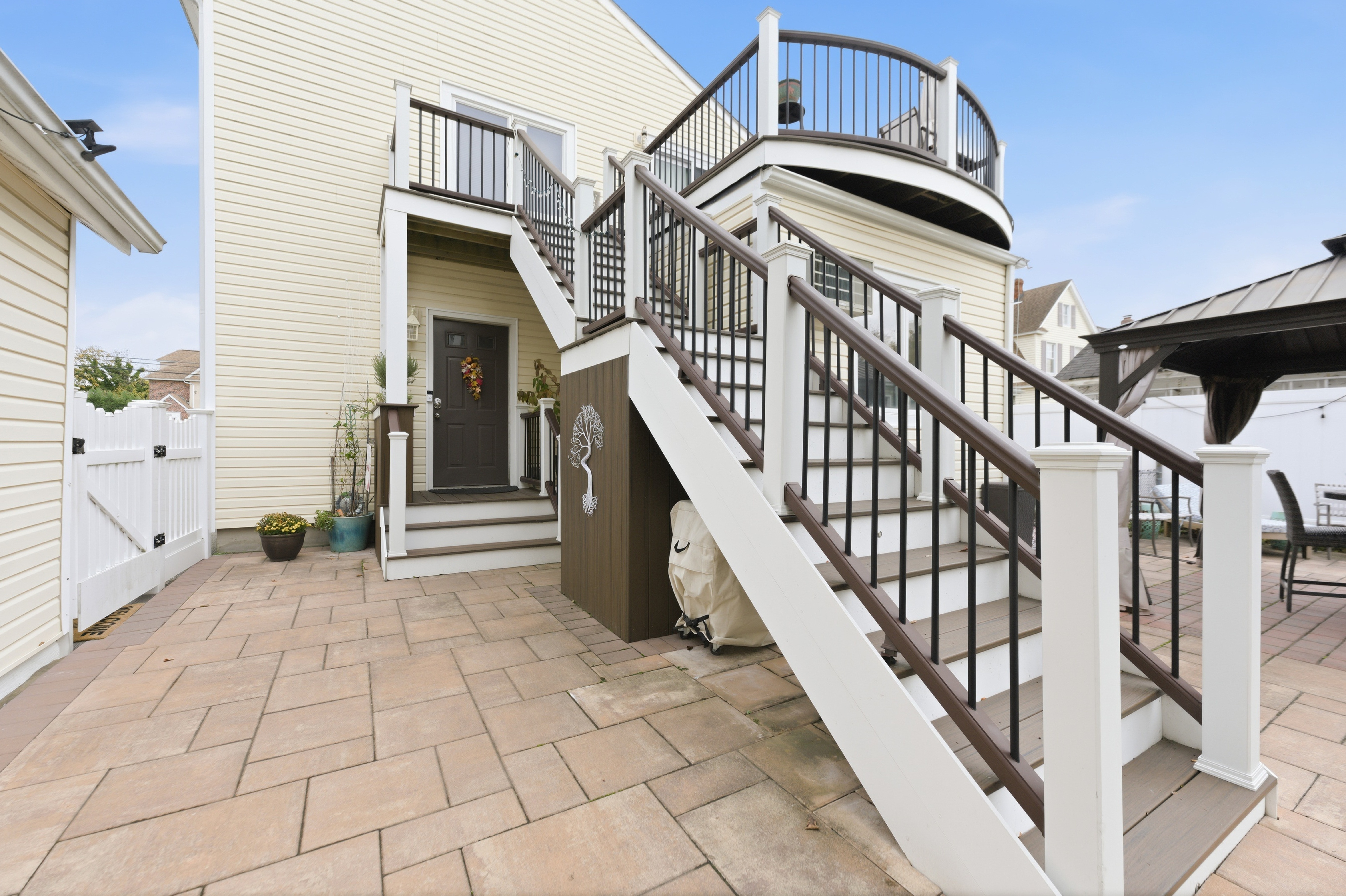 85 Spencer Avenue