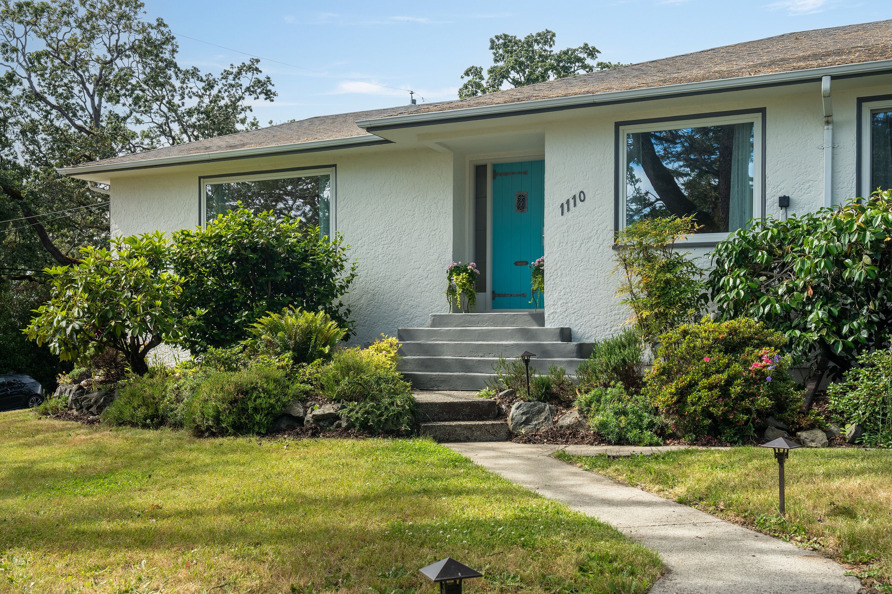 1110 Summit Avenue
