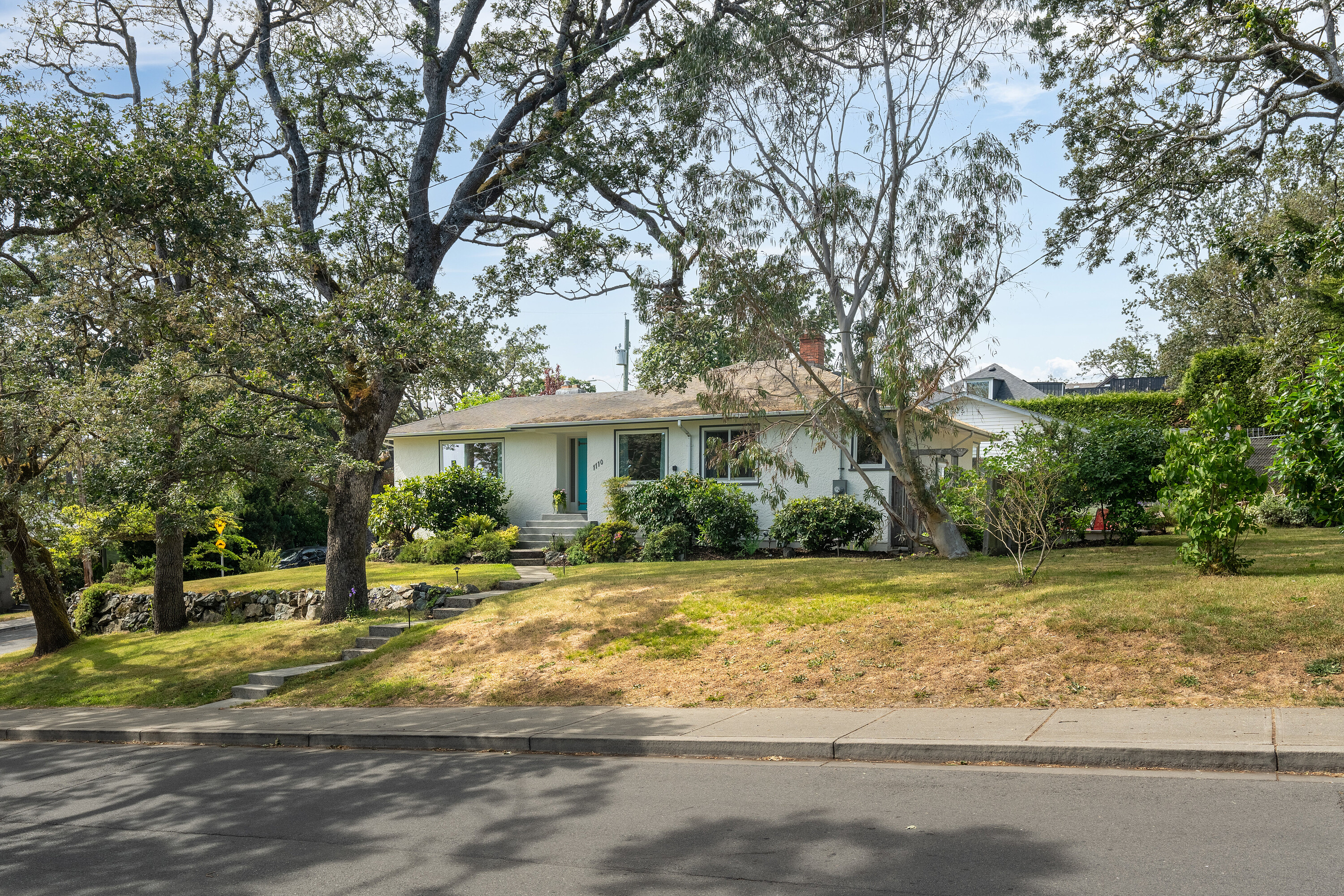 1110 Summit Avenue