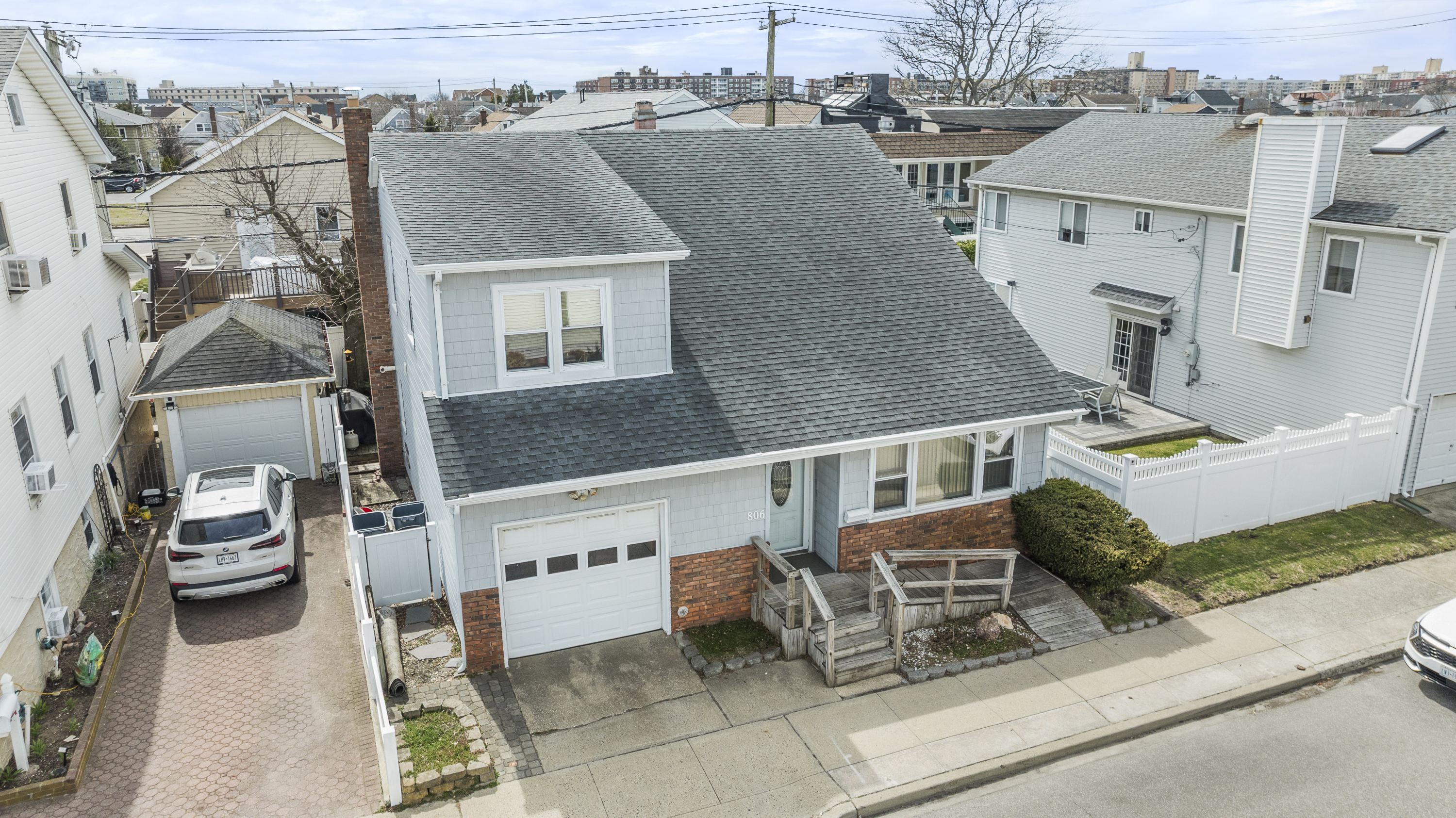 806 E Chester Street