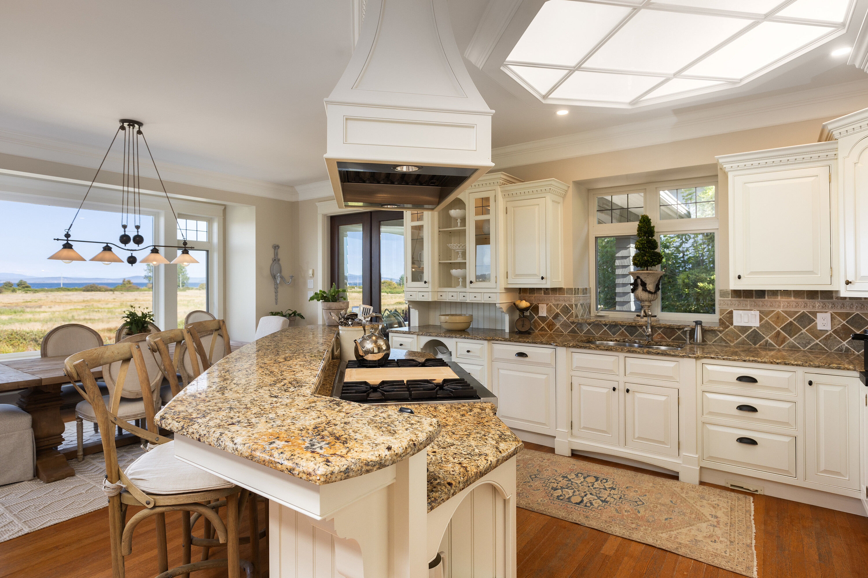 7007 Beach View Court
