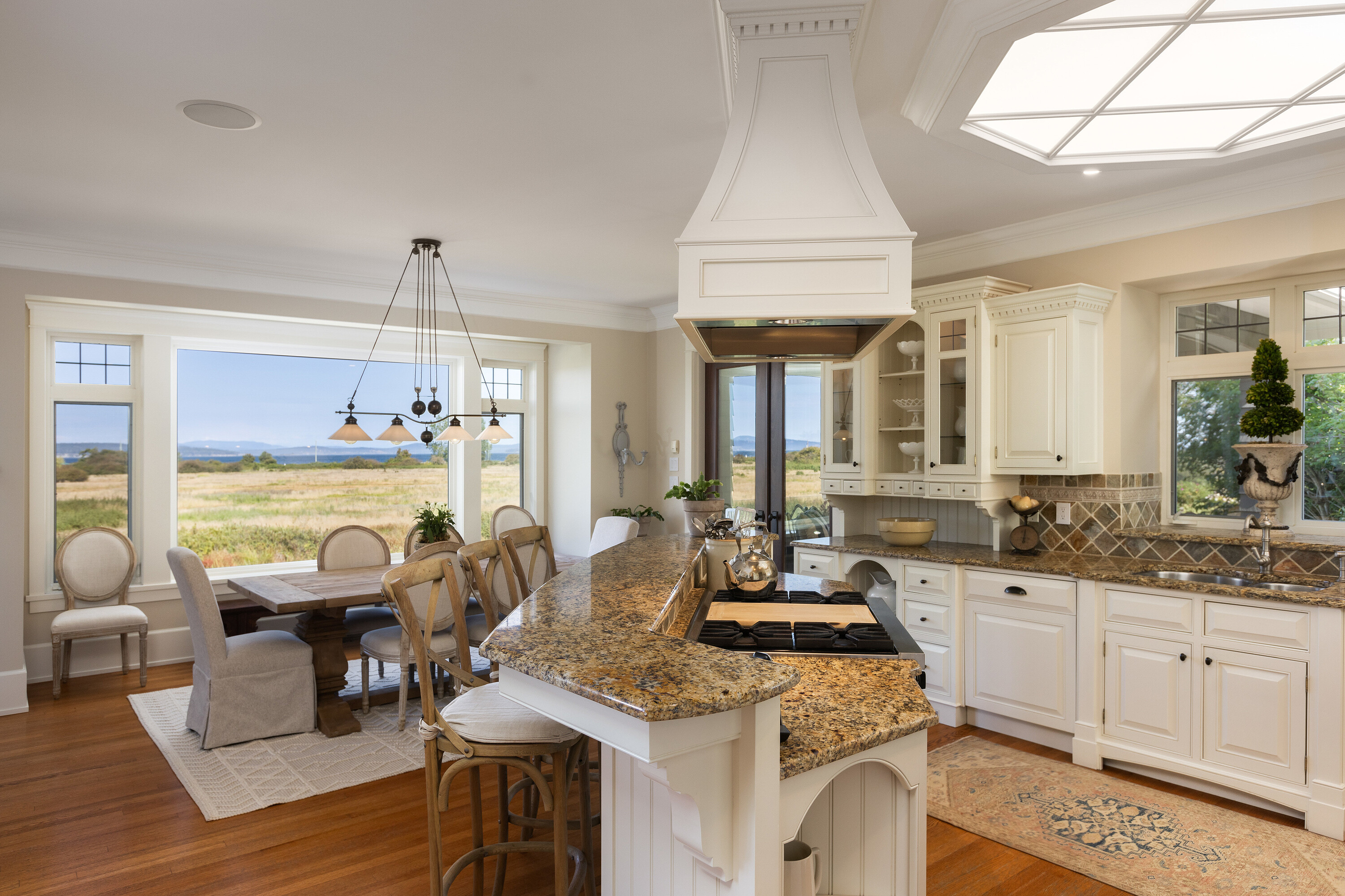 7007 Beach View Court