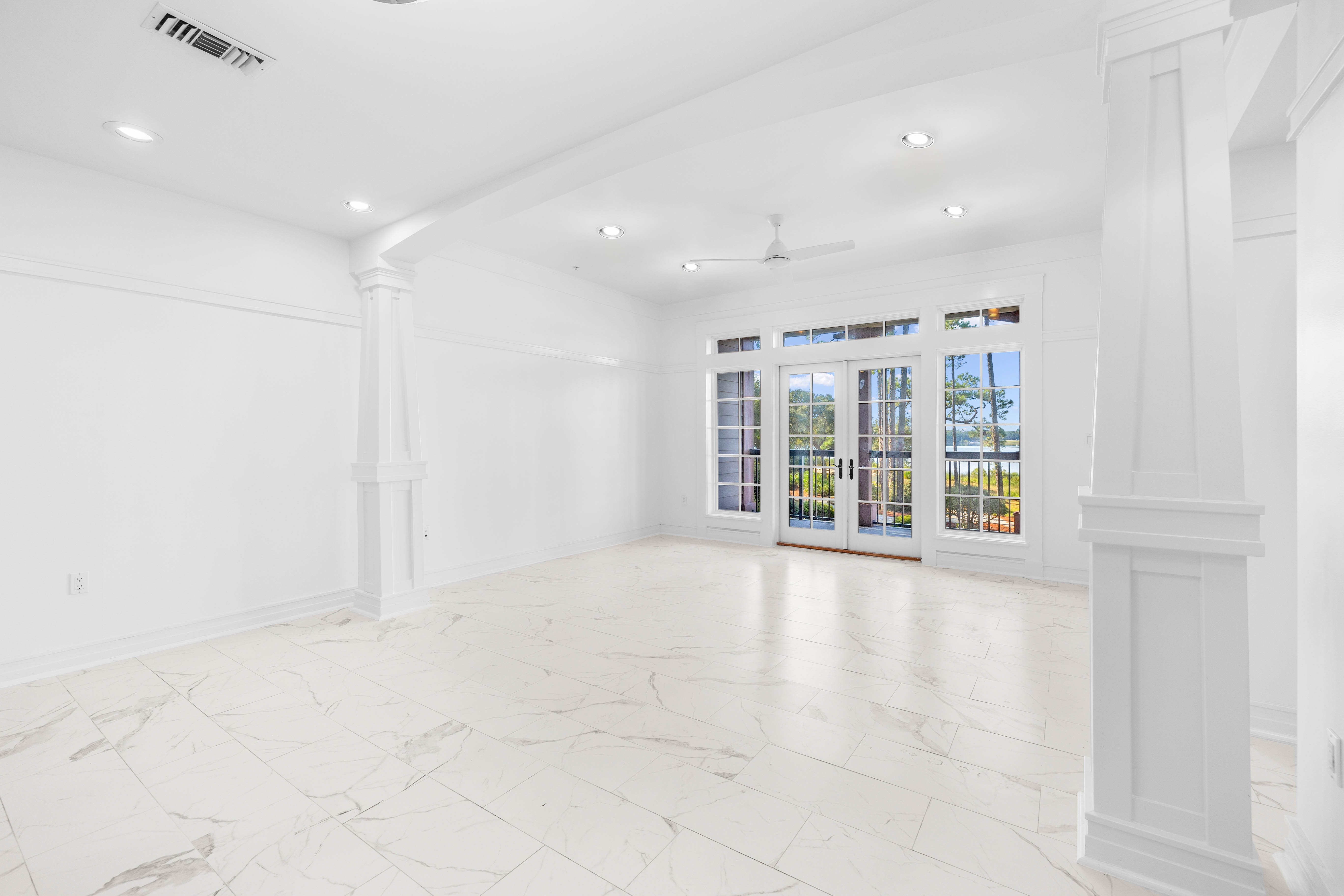 1101 Sawgrass Court 102