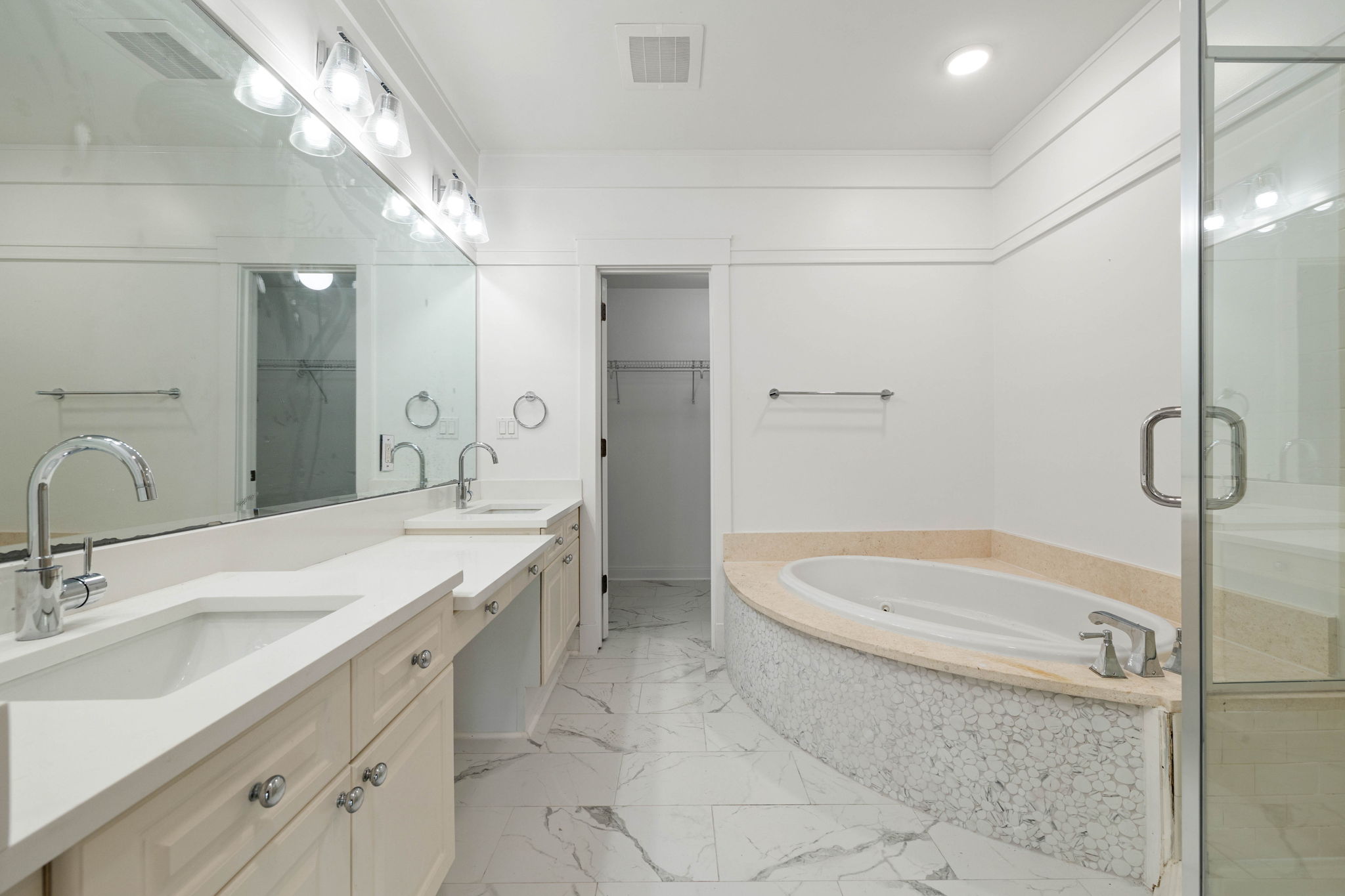 1101 Sawgrass Court 102