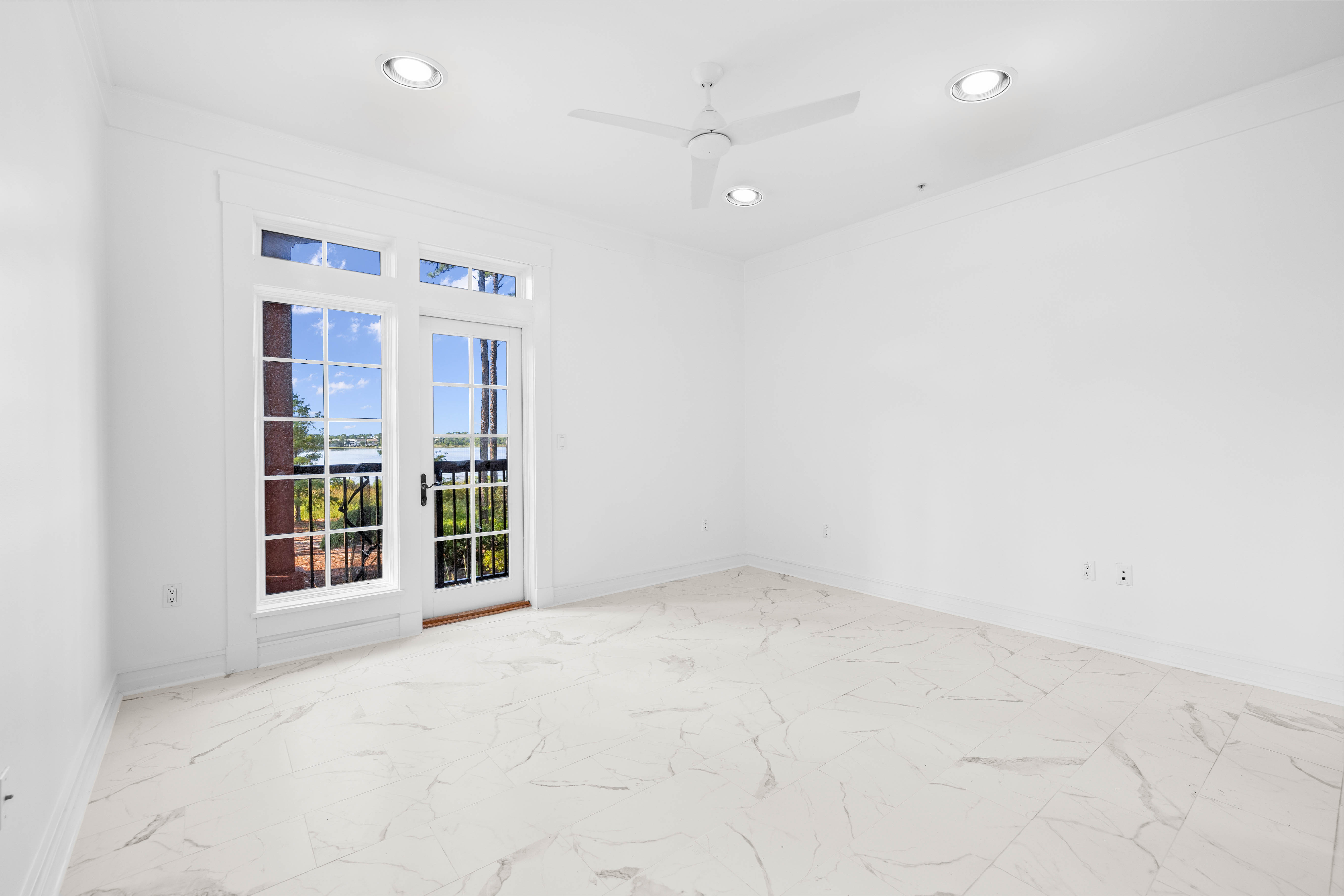 1101 Sawgrass Court 102