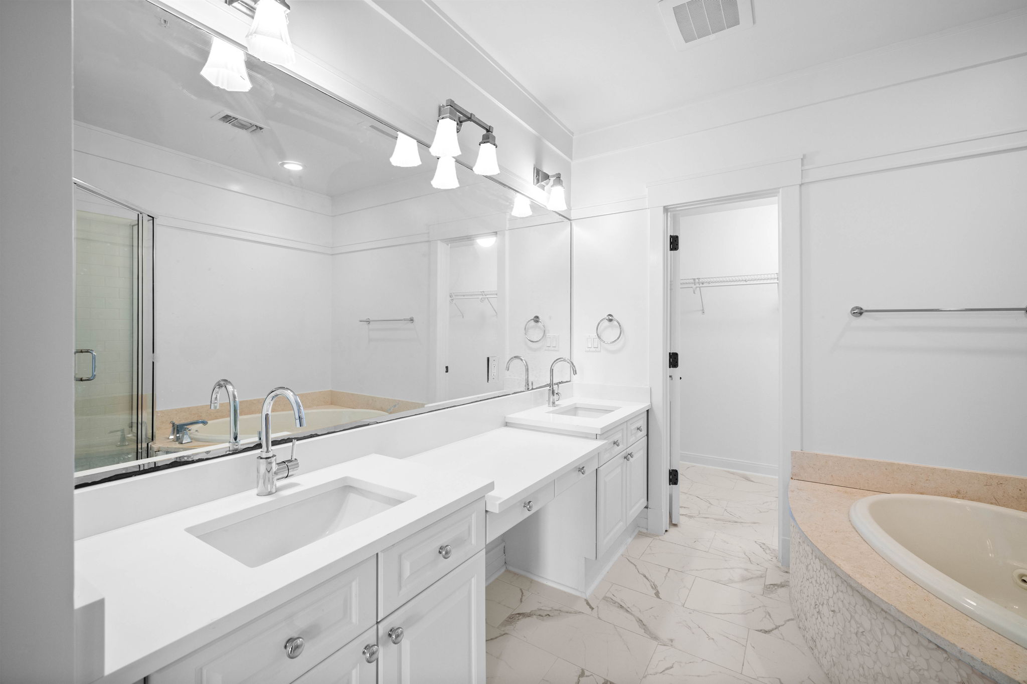 1101 Sawgrass Court 102