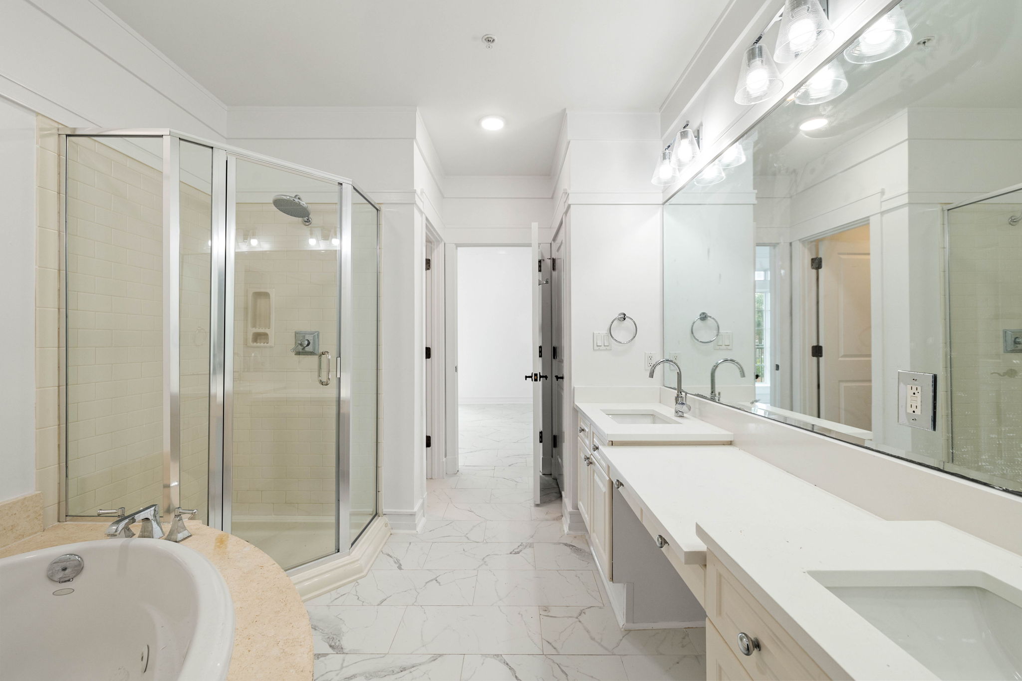 1101 Sawgrass Court 102