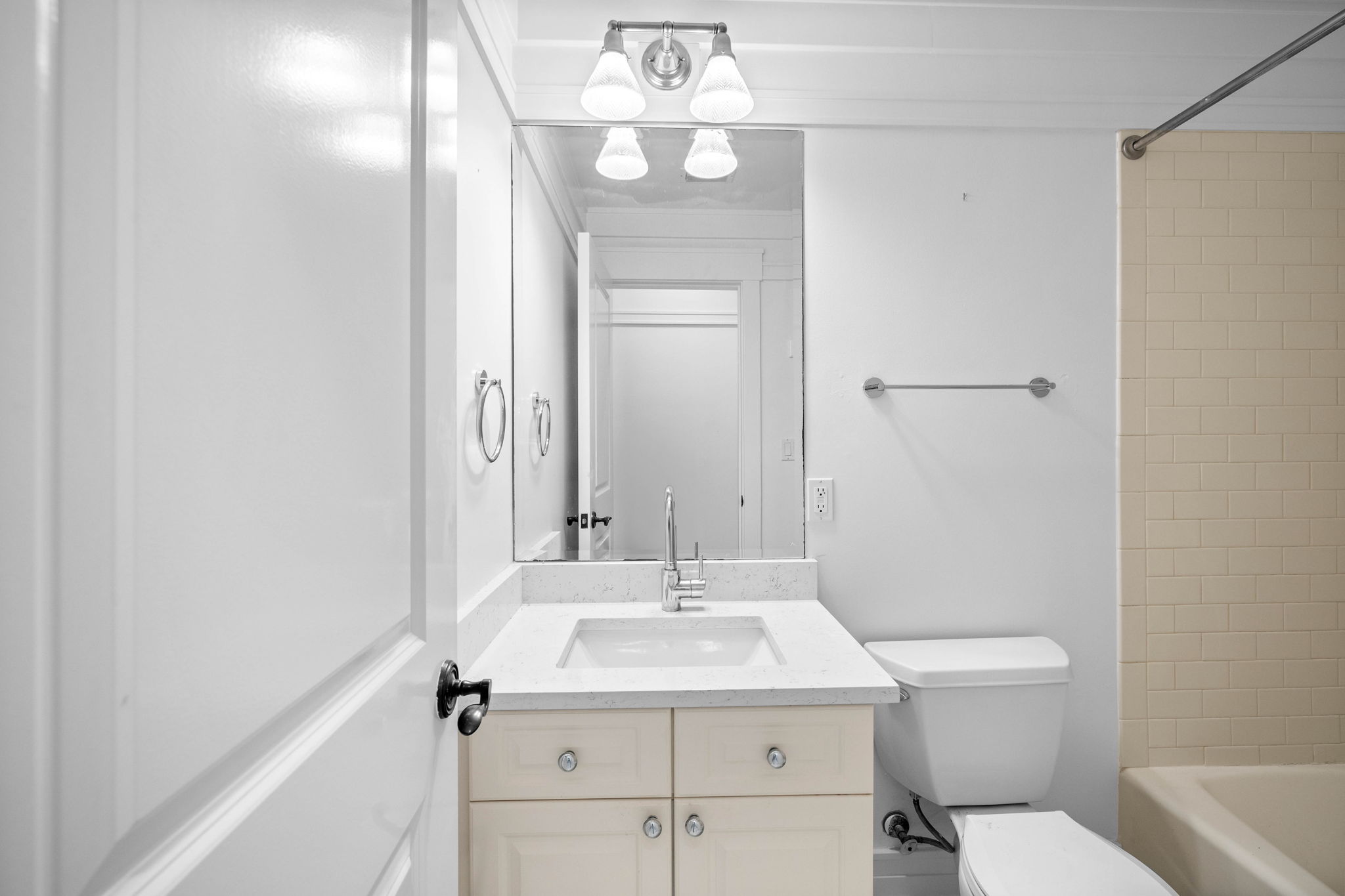 1101 Sawgrass Court 102