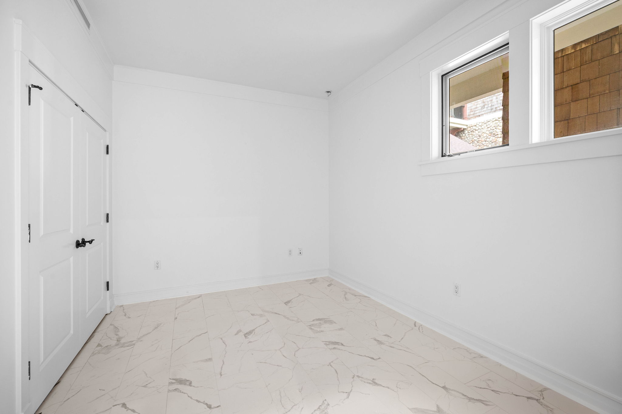 1101 Sawgrass Court 102