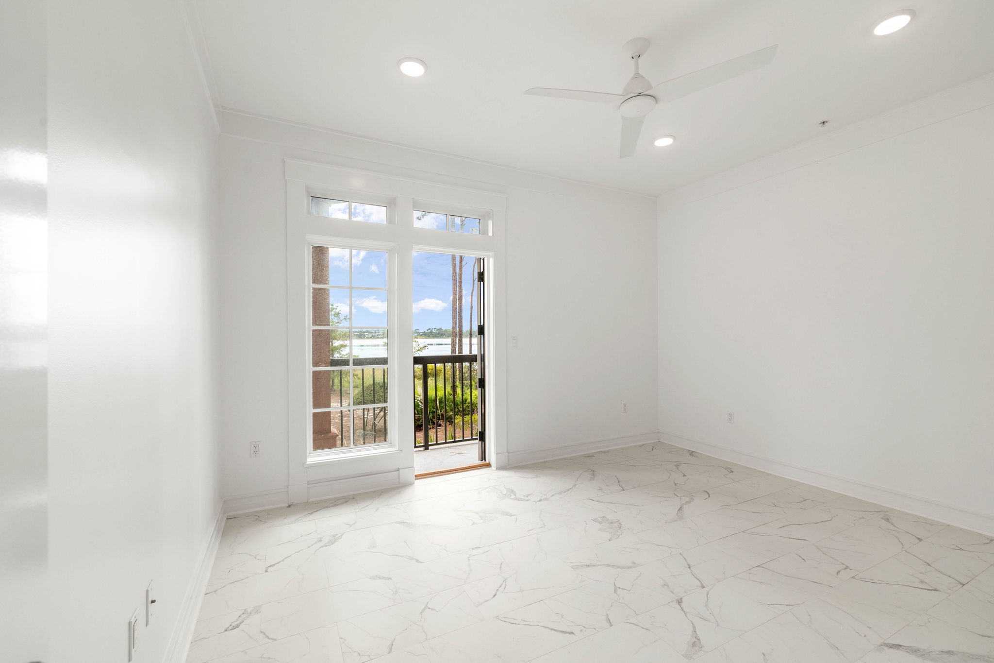 1101 Sawgrass Court 102