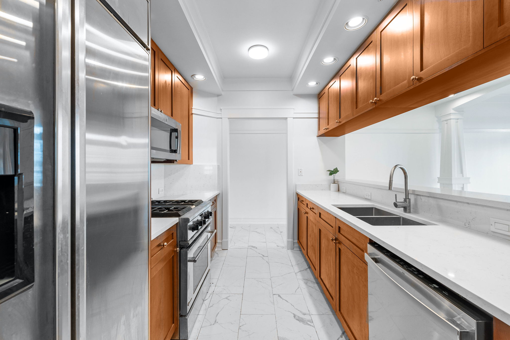 1101 Sawgrass Court 102