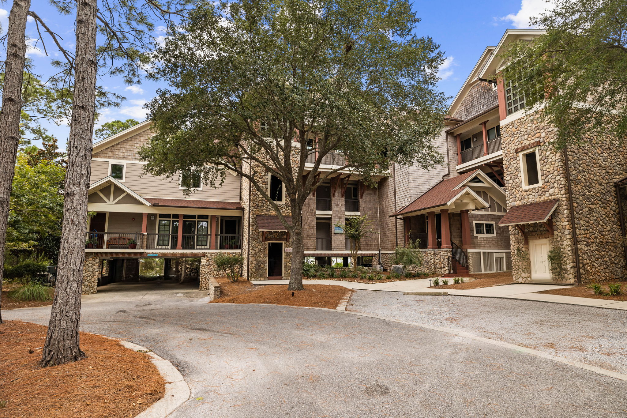 1101 Sawgrass Court 102