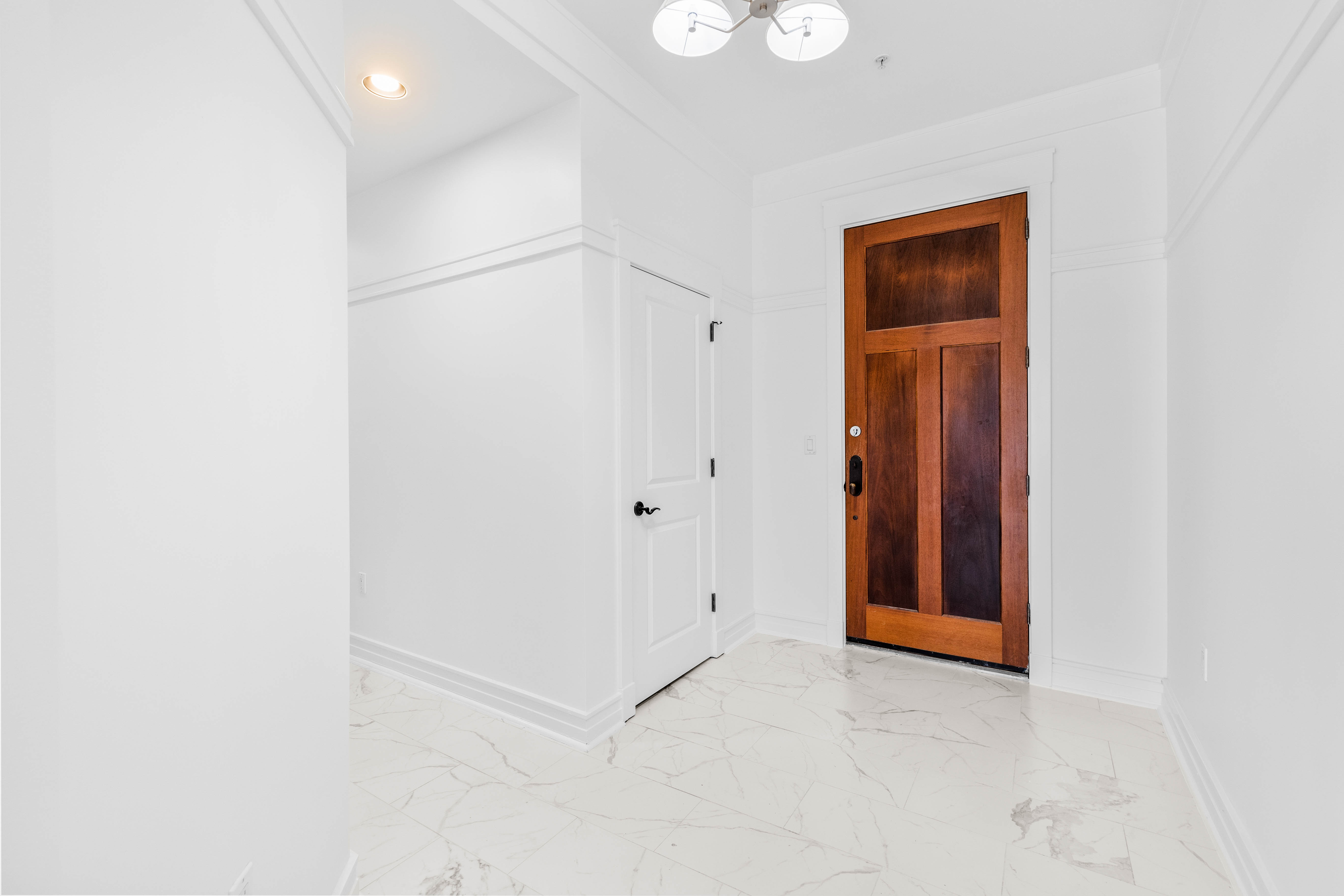 1101 Sawgrass Court 102