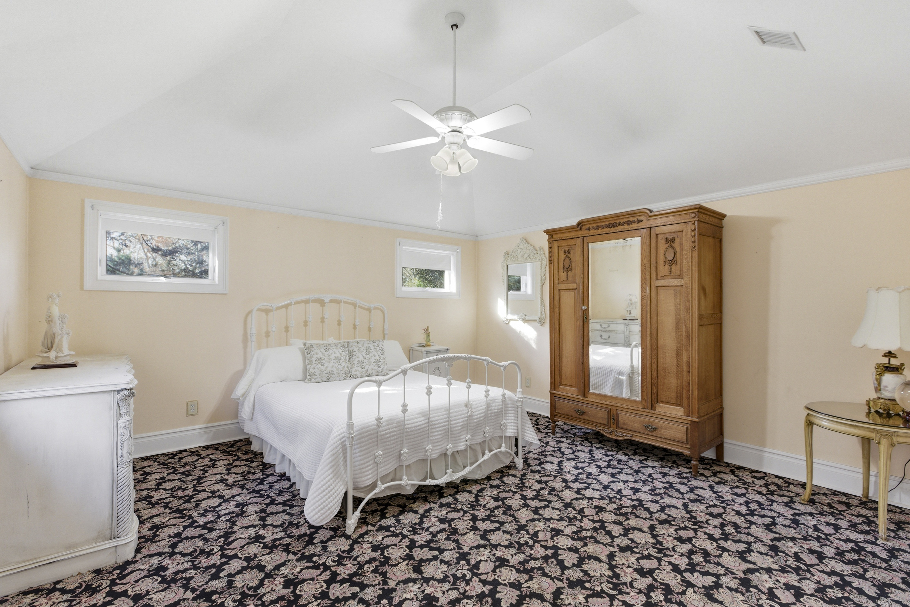 31 W Meadow Road 