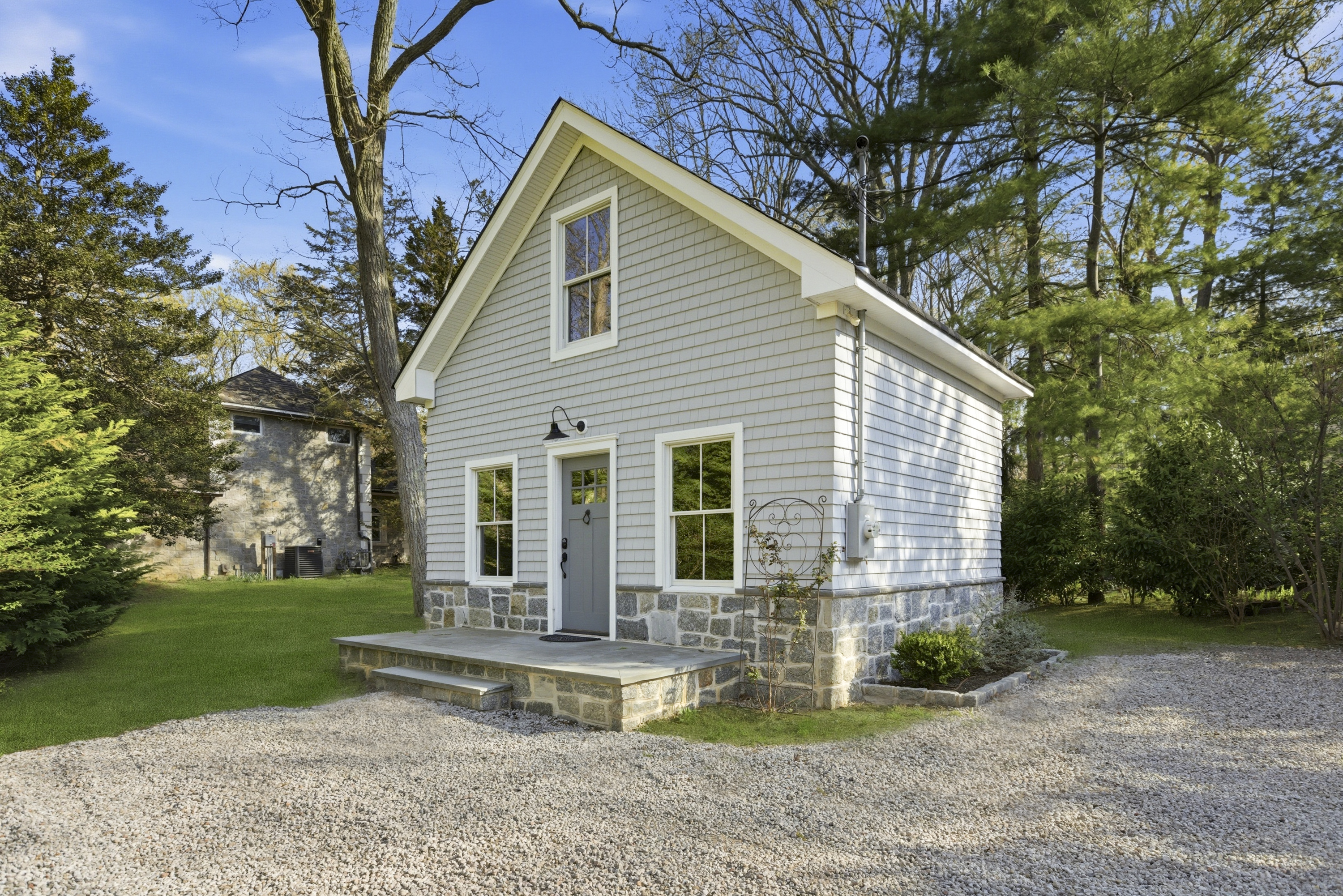 31 W Meadow Road 