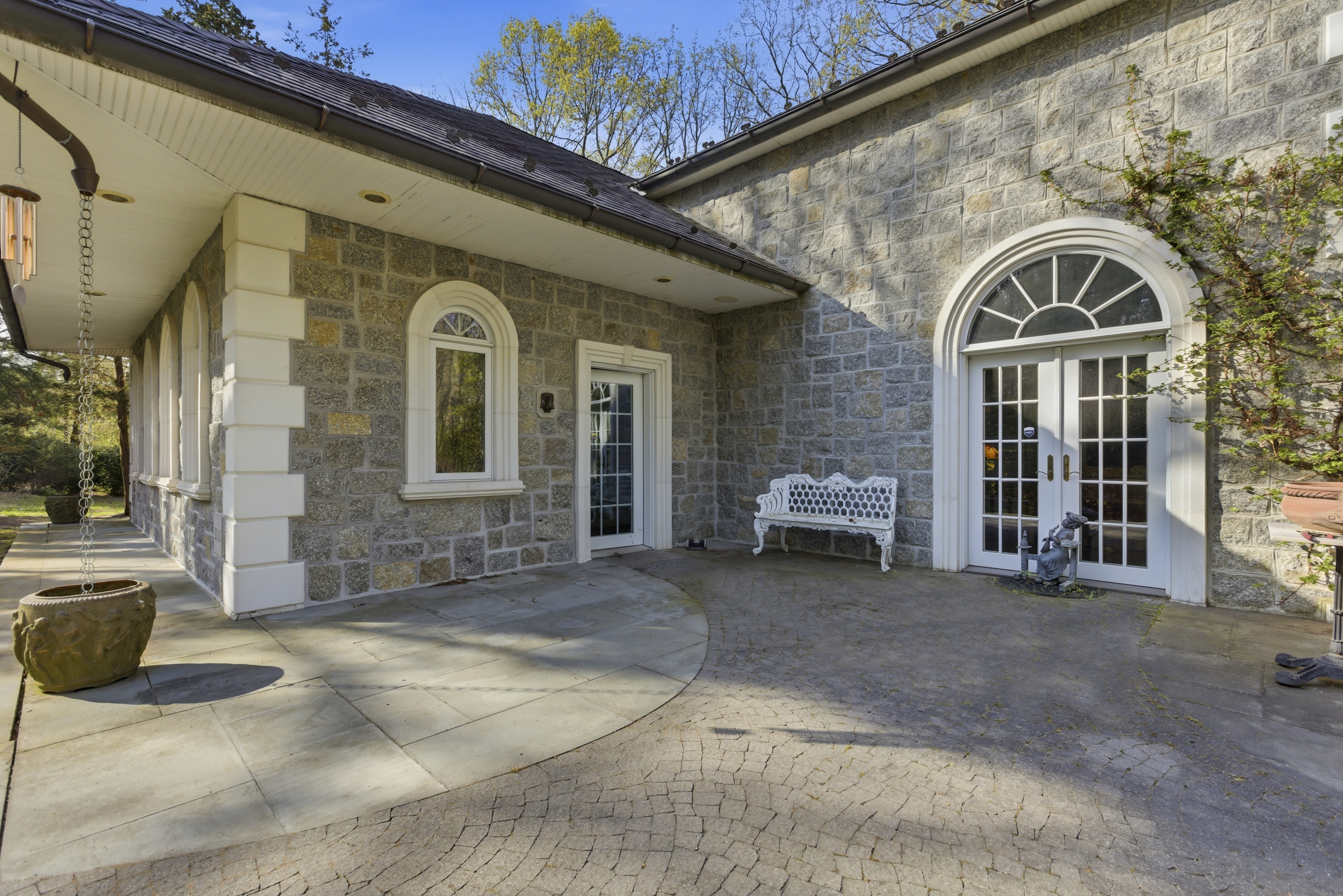 31 W Meadow Road 
