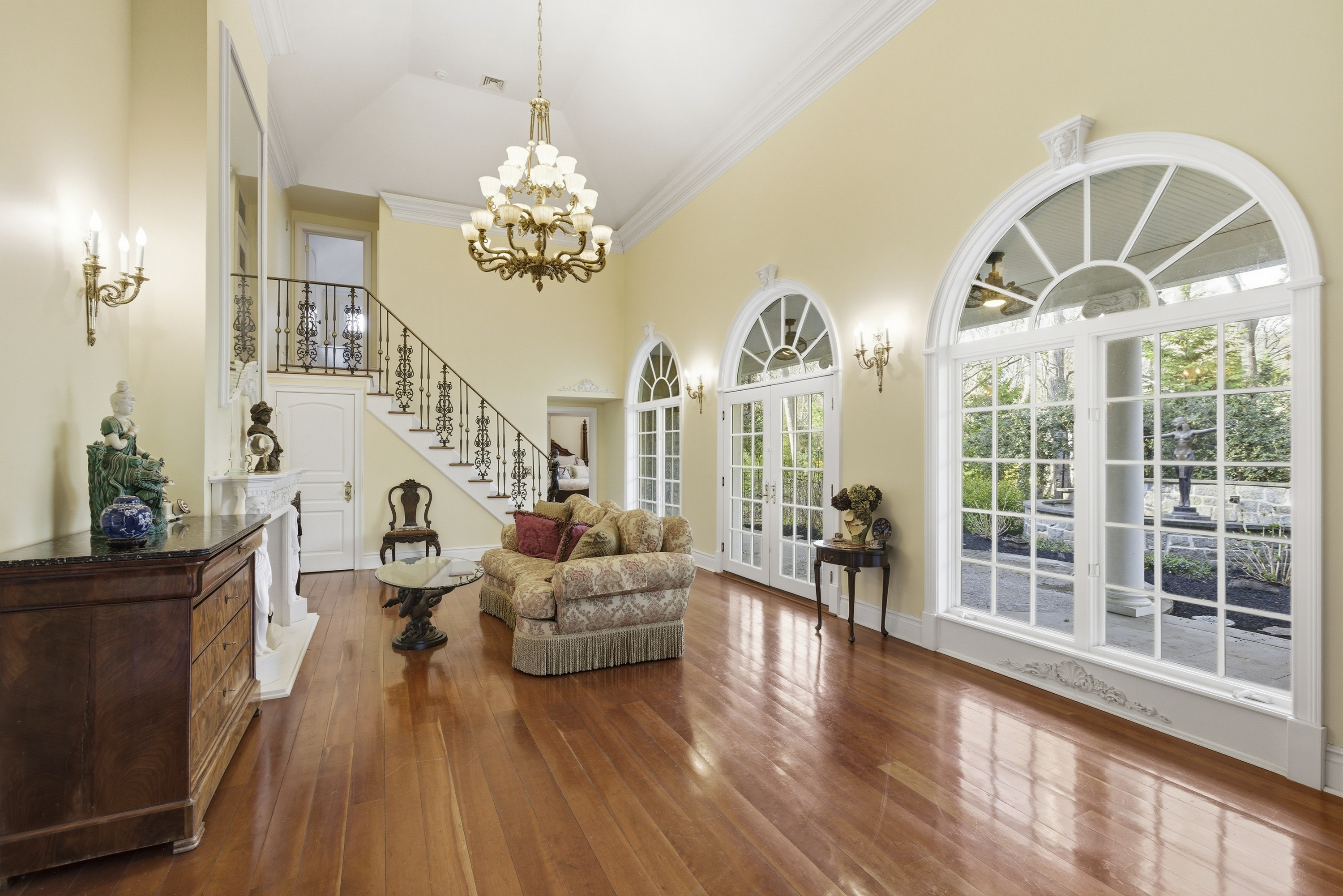 31 W Meadow Road 