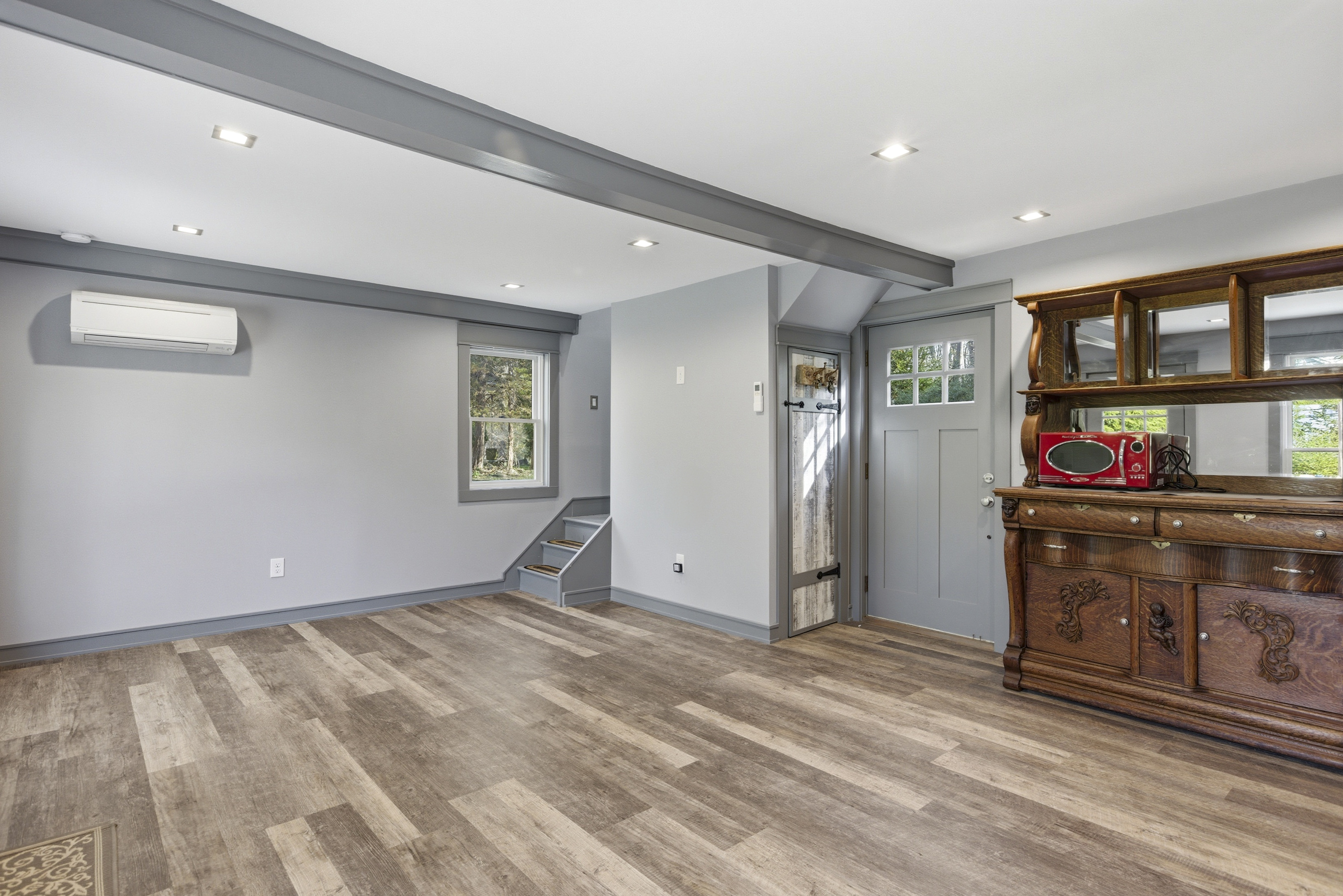 31 W Meadow Road 